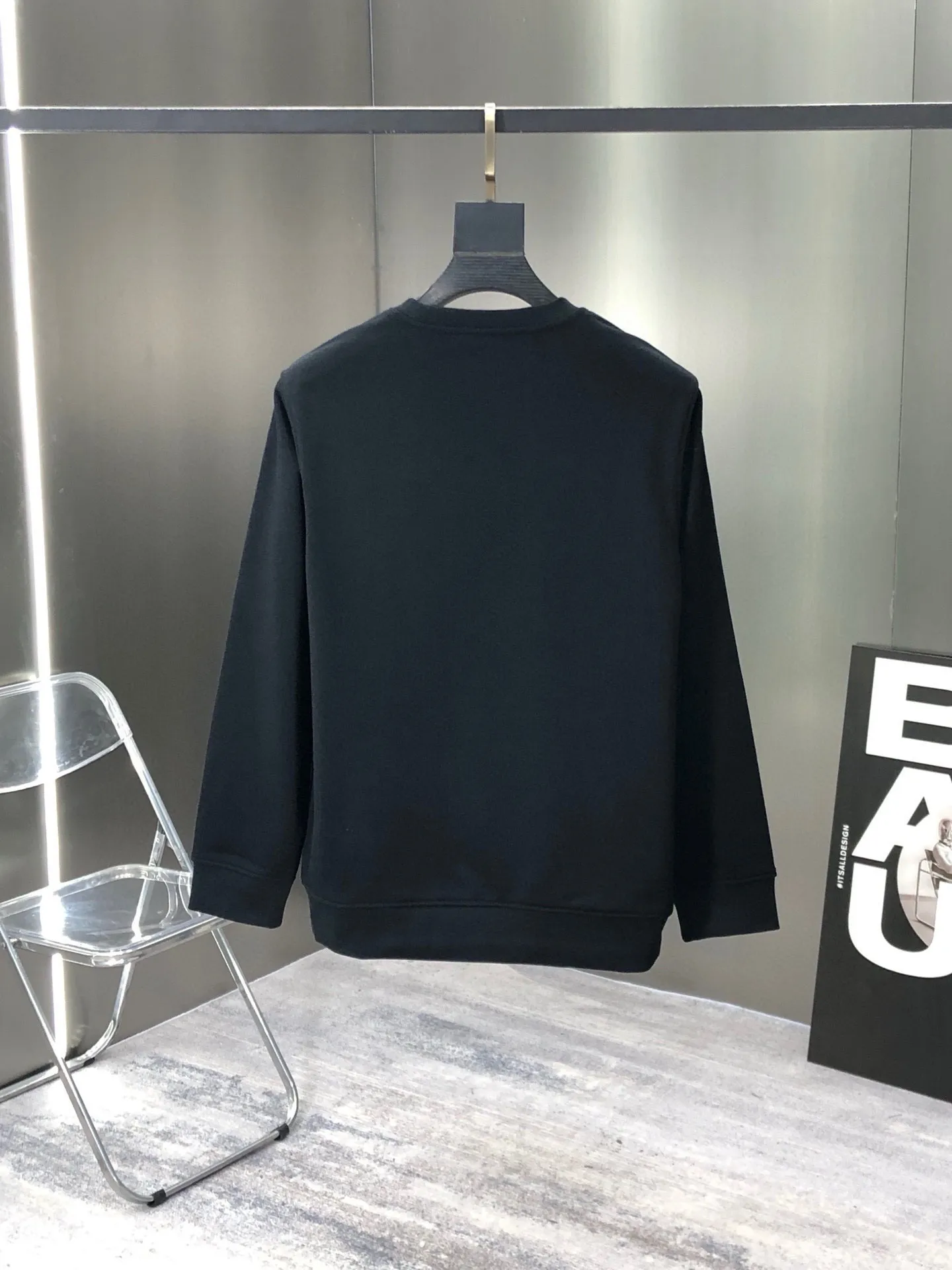 🅿️380 [DIOR Dior] (Fat Man’s Gospel) hot-selling suit is coming. Focus on the original version of the official website. 2025 new hot-selling sweatshirt suit. The original order is the best product. 🇭🇰The meticulous work of top designers is dedicated to a fitting and perfect upper body effect. All-natural high-quality Roman cotton 100%, close-fitting comfort, noble and elegant! Original hardware embodies elegance and nobility! Counter size: M-5XL (maximum wear up to 220 pounds)