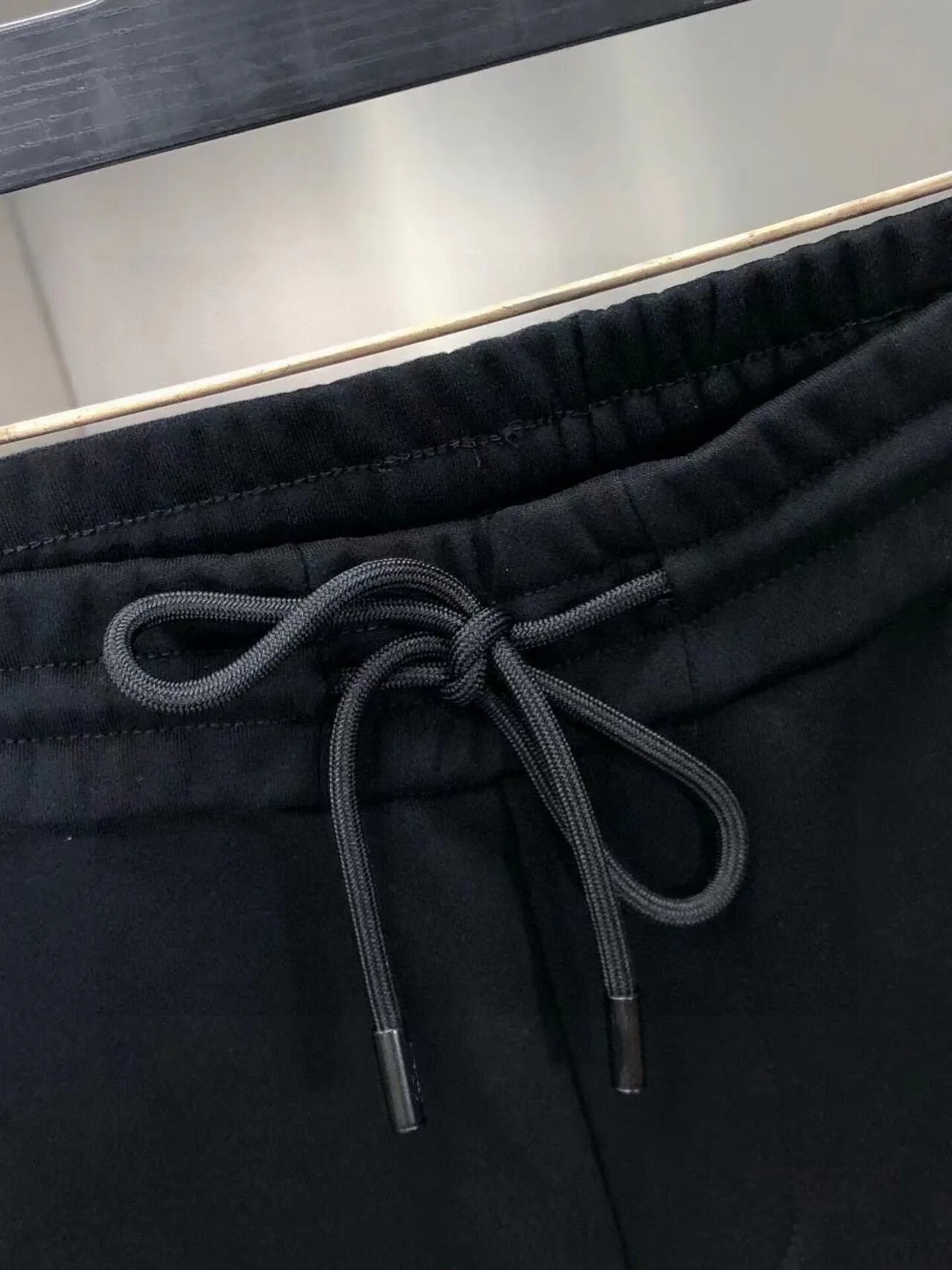 🅿️380 [DIOR Dior] (Fat Man’s Gospel) hot-selling suit is coming. Focus on the original version of the official website. 2025 new hot-selling sweatshirt suit. The original order is the best product. 🇭🇰The meticulous work of top designers is dedicated to a fitting and perfect upper body effect. All-natural high-quality Roman cotton 100%, close-fitting comfort, noble and elegant! Original hardware embodies elegance and nobility! Counter size: M-5XL (maximum wear up to 220 pounds)