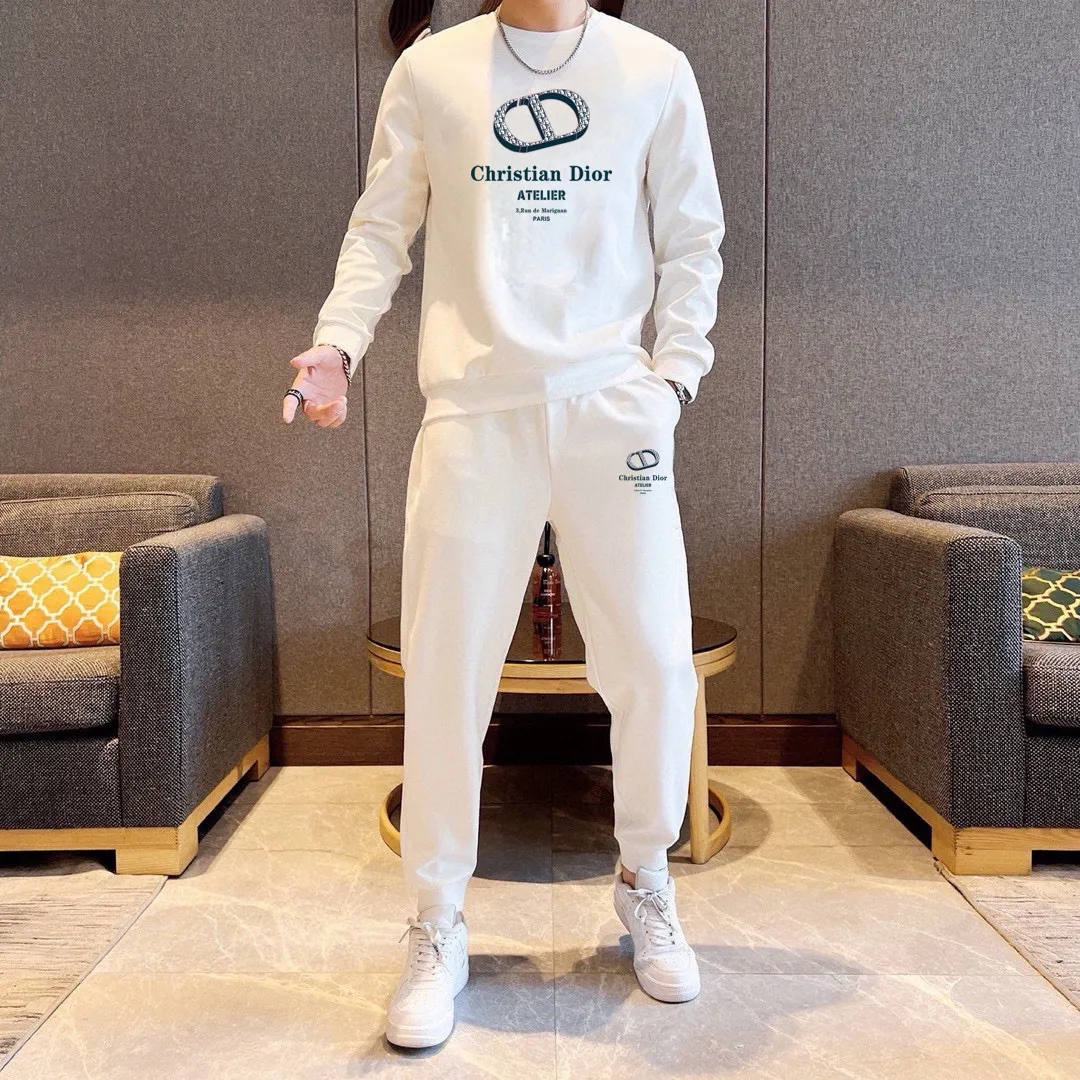 🅿️380 [DIOR Dior] (Fat Man Gospel) hot-selling suit is coming. Focus on the original version of the official website. 2025 new hot-selling sweatshirt suit. The original order is the best product. 🇭🇰The meticulous work of top designers is dedicated to a fitting and perfect upper body effect. All-natural high-quality Roman cotton 100%, close-fitting comfort, noble and elegant! Original hardware embodies elegance and nobility! Counter size: M-5XL (maximum wear up to 220 pounds)