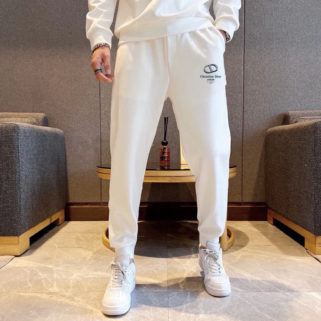 🅿️380 [DIOR Dior] (Fat Man Gospel) hot-selling suit is coming. Focus on the original version of the official website. 2025 new hot-selling sweatshirt suit. The original order is the best product. 🇭🇰The meticulous work of top designers is dedicated to a fitting and perfect upper body effect. All-natural high-quality Roman cotton 100%, close-fitting comfort, noble and elegant! Original hardware embodies elegance and nobility! Counter size: M-5XL (maximum wear up to 220 pounds)
