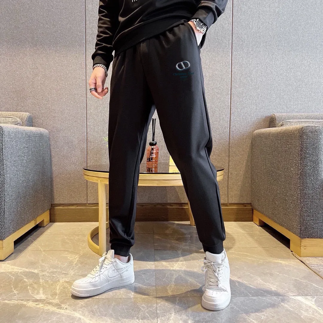 🅿️380 [DIOR Dior] (Fat Man Gospel) hot-selling suit is coming. Focus on the original version of the official website. 2025 new hot-selling sweatshirt suit. The original order is the best product. 🇭🇰The meticulous work of top designers is dedicated to a fitting and perfect upper body effect. All-natural high-quality Roman cotton 100%, close-fitting comfort, noble and elegant! Original hardware embodies elegance and nobility! Counter size: M-5XL (maximum wear up to 220 pounds)