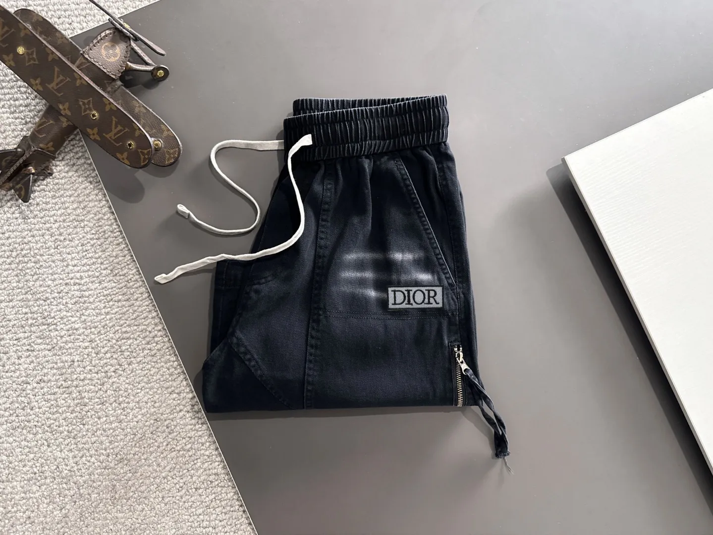 🅿️330 Next day shipping High-end goods Dior 2025 spring and summer new elastic band casual shorts, custom-made fabrics at the counter. High breathability and comfort, impeccable details, brand element design concept, reflecting high quality. It feels delicate and soft! It presents a casual cut and the upper body shape is great! Size: M-4XL