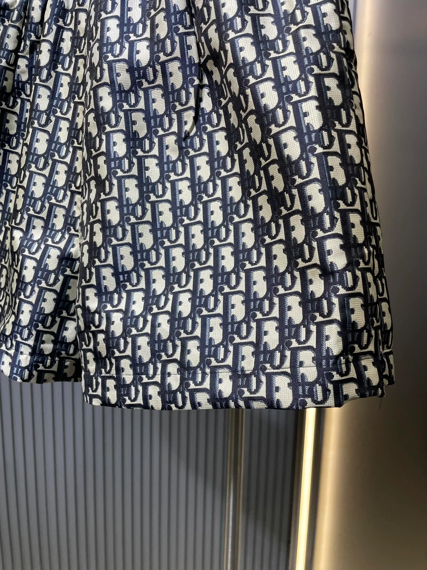 🅿️360 DIO* 🌟【Top Replica】Vacation series culottes with fabric panels and versatile culottes with a high-end and fashionable silhouette. The three-dimensional cut is very wide and the upper body is slimming. A must-have item for fair and beautiful women! Elongates the leg lines. A must-have item for presbyopia. It’s really easy to wear. Super versatile. Size: SML