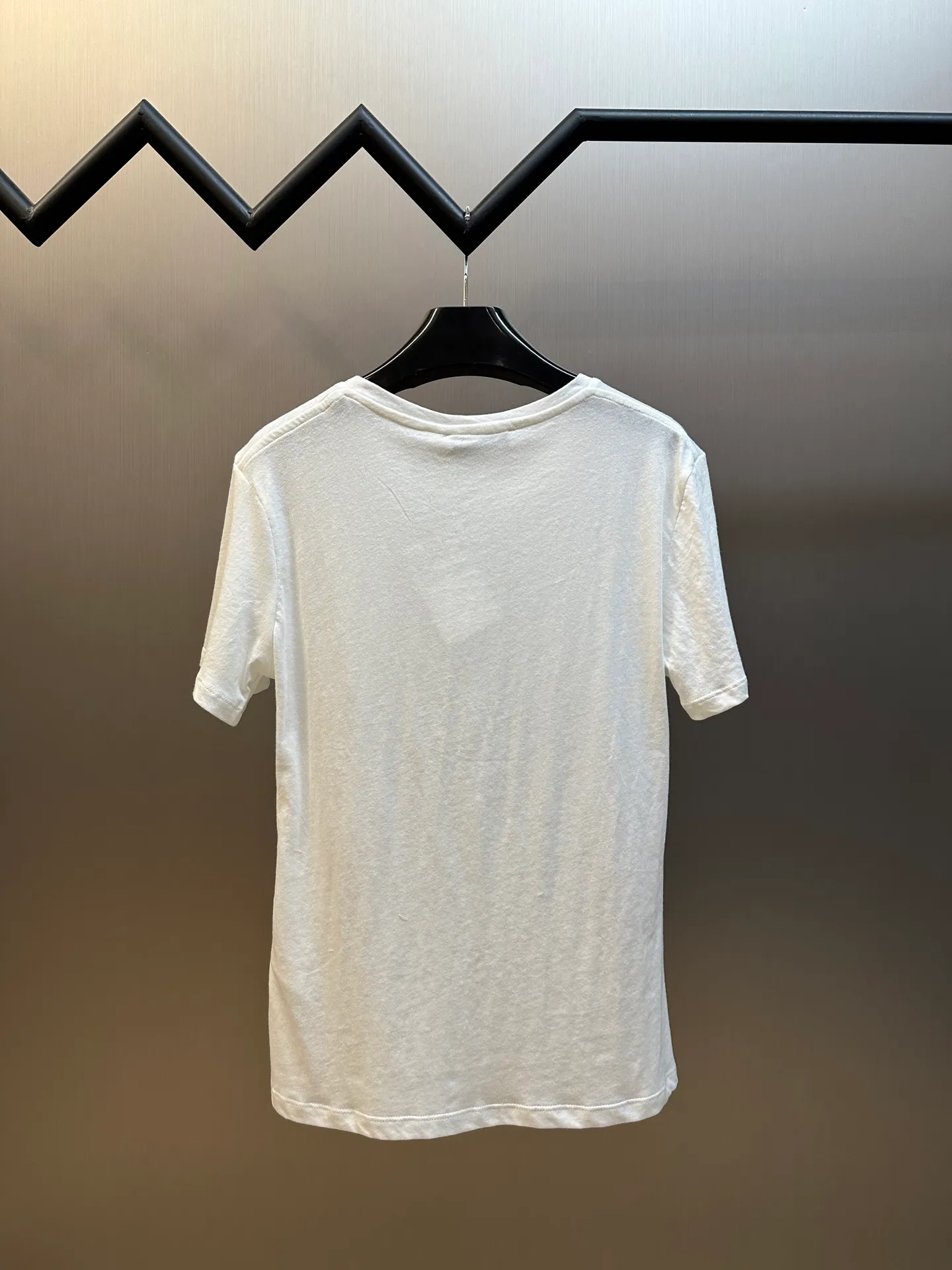 🅿️280 Dior Pentagram Flower Print Short Sleeve This T-shirt is decorated with multi-color Dior Astral Flowers pattern, using seasonal flowers to interpret the 12 constellation patterns, telling a unique story. Crafted from white cotton jersey in a regular fit and round neck. Pair with other Dior Astral Flowers pattern pieces for a sophisticated look.  size：s m l
