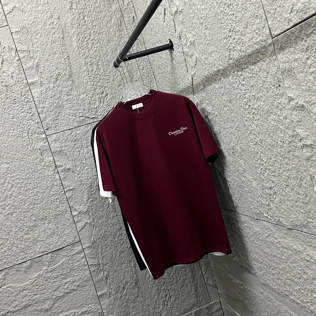 🅿️180 Dio* Dior 2025 spring and summer new style Classic letter embroidery Letter printing on the back Simple and elegant Customized double yarn plain cotton fabric Short-sleeved T-shirt Uniform for men and women Color: Black White Angora Red Size: S (90-130 catties) M (120-150 catties) L (140-165 catties) XL (160-180 pounds) XXL (180-210 pounds)