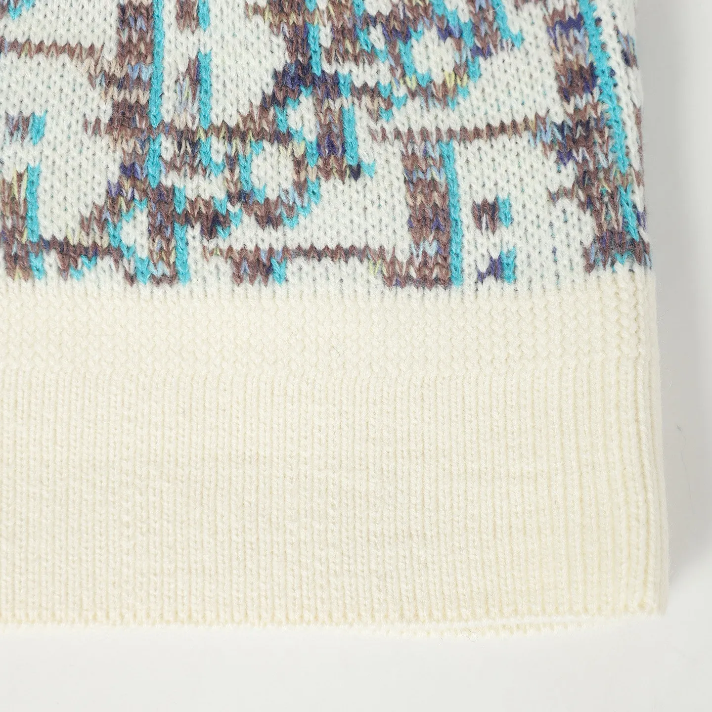 🅿️610 Dior/Dior presbyopic all-over printed wool cardigan is made of 55 wool blended materials, 55% wool and 45% cotton. The weaving method uses 10-count medium-thick and fine grain. It is woven on an imported wool loom. The sweater reinterprets Dior's classic Oblique print pattern. Crafted from sheep wool jacquard with ribbed details for a classic silhouette. Can be paired with a variety of outfits to show off your personality. size: S M L XL