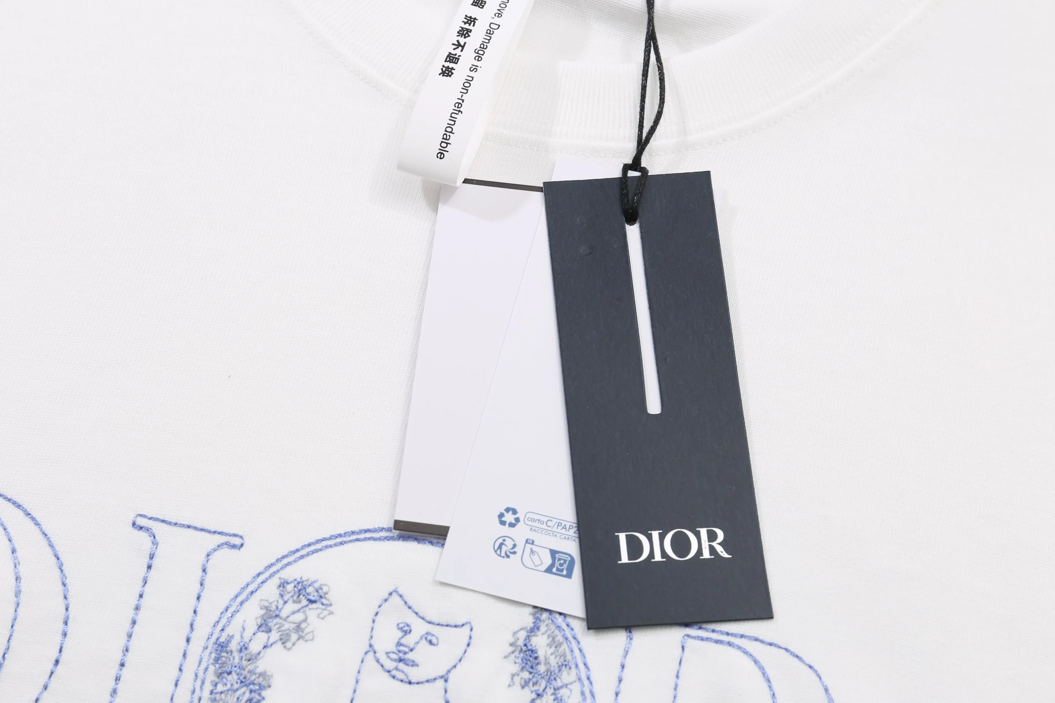 🅿️180 Correct version of high-quality DI0R SUMMER new 2025ss embroidered T-shirt short-sleeved. Made of pure cotton fabric, HYLTON NEL embroidery embellishment. Silk thread material, flat embroidery technology, smooth embroidery surface, neat stitches, and even embroidery thread density. Standard round neck short-sleeved version SIZE: XS S M L