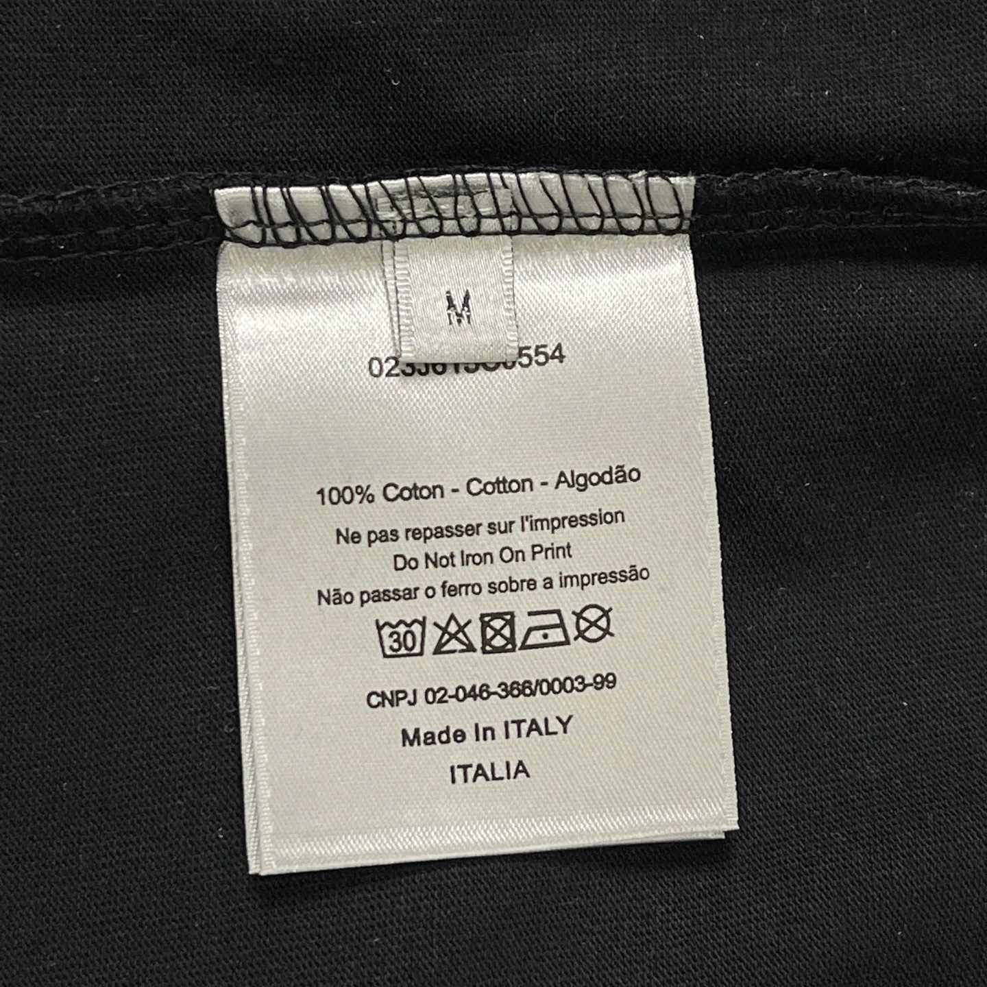 🅿️170 /A22 DIOR Dior Fabric upgrade 300 high gram weight Discharge printing process Exclusive new original order Same style for men and women Casual loose fit short sleeves High-end customization High version Fashionable and versatile imported fabrics Super soft and delicate feel Skin-friendly and comfortable to wear High-end boutique High-temperature washing process to ensure no deformation or shrinkage, summer wear, a comfortable and beautiful value! A must-have item for beauty and aging! The surface is ultra-fine and smooth, uniform, delicate and soft. It is comfortable to wear and can easily create a cool summer feel. It is easy to handle on the upper body and becomes the focus of the street in minutes. Size: S-XL Color: black and white