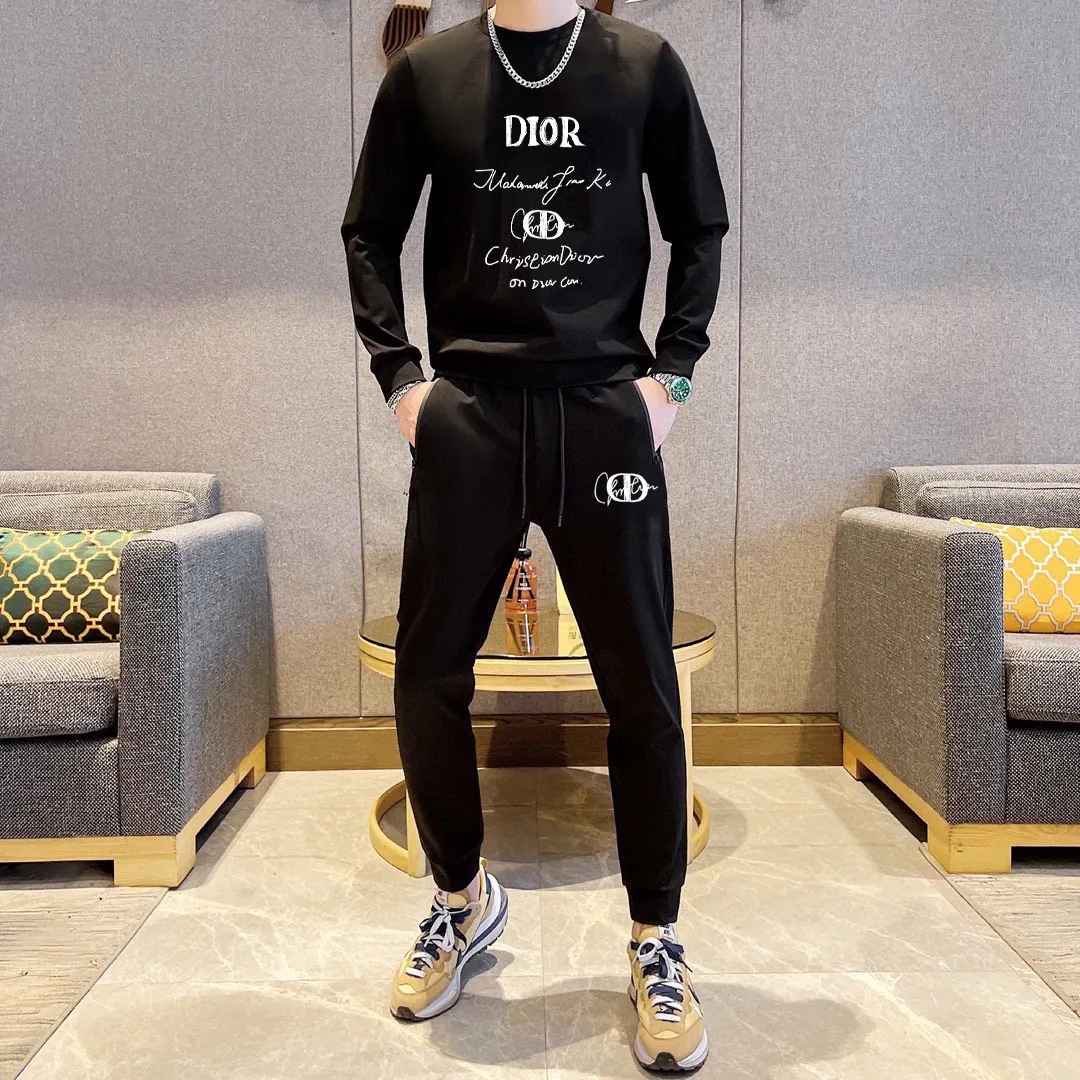 🅿️380 [DIOR Dior] (Fat Man’s Gospel) hot-selling suit is coming. Focus on the original version of the official website. 2025 new hot-selling sweatshirt suit. The original order is the best product. 🇭🇰The meticulous work of top designers is dedicated to a fitting and perfect upper body effect. All-natural high-quality Roman cotton 100%, close-fitting comfort, noble and elegant! Original hardware embodies elegance and nobility! Counter size: M-5XL (maximum wear up to 220 pounds)