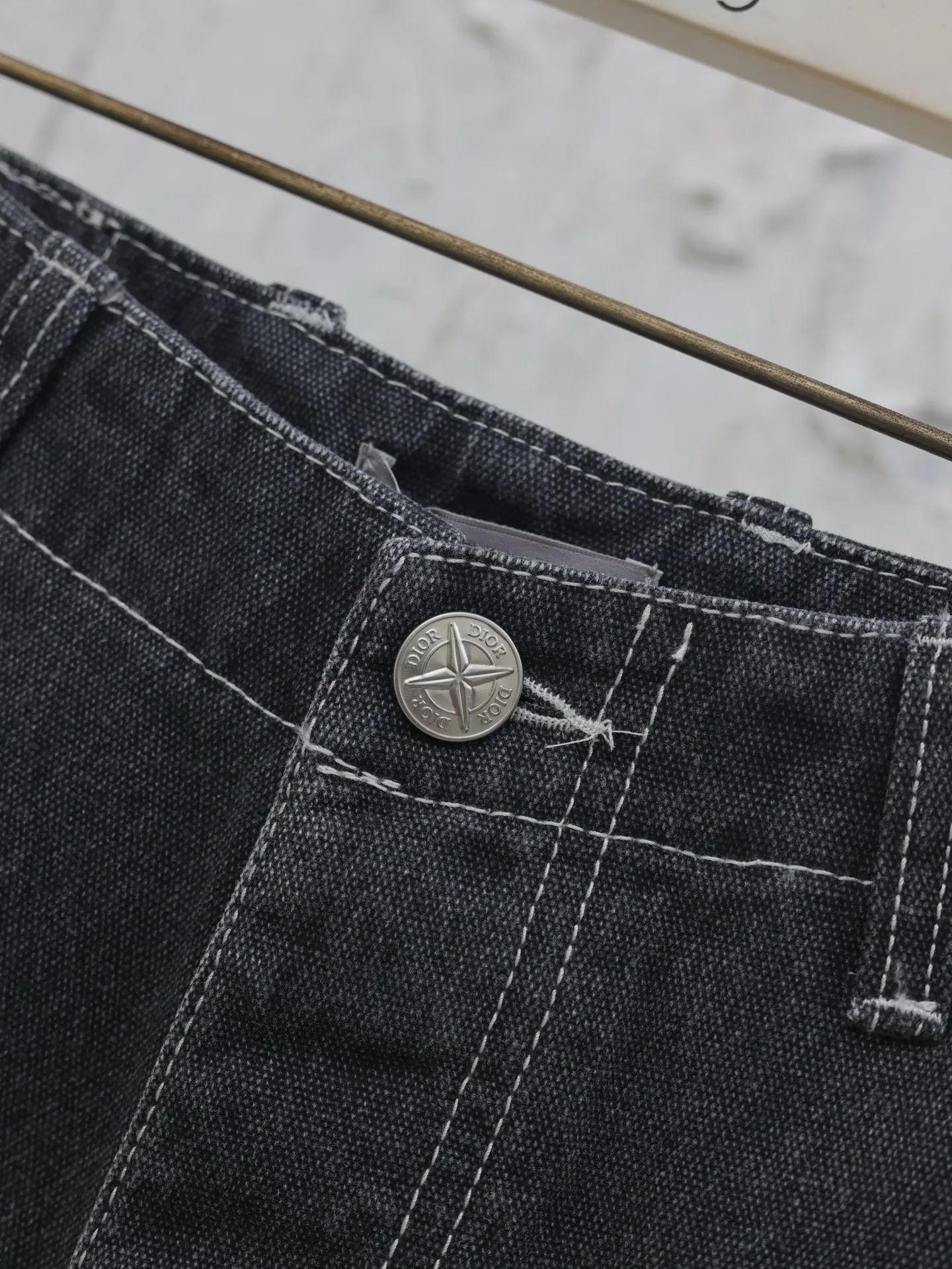 🅿️596 Dio* / Dior 25FW Dior co-branded Stone Island four-pocket canvas jeans trousers. Custom-woven denim fabric, soft and comfortable texture, original washed and faded, loose fit, original molded hardware buttons, complete three-label accessories Size: S/M/L/XL