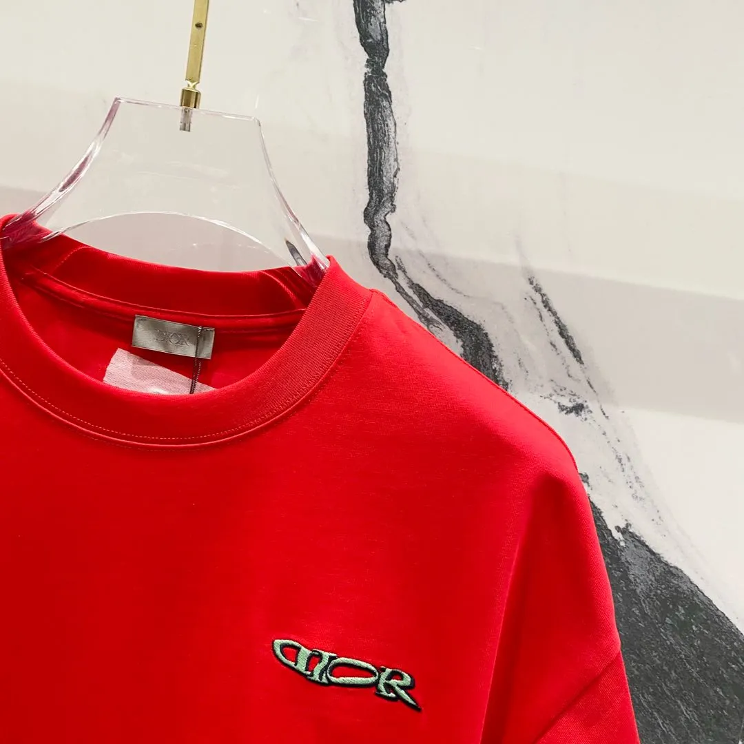 🅿️180 DIOR 260g round neck short-sleeved T-shirt, color block embroidery🪡letter LOGO design logo, official synchronization, high version, high quality, fashionable personality, versatile trend, pure original quality, original fabric, tag, collar label, washed wheat, complete three standards, color: black, white, red. Size: XS-L