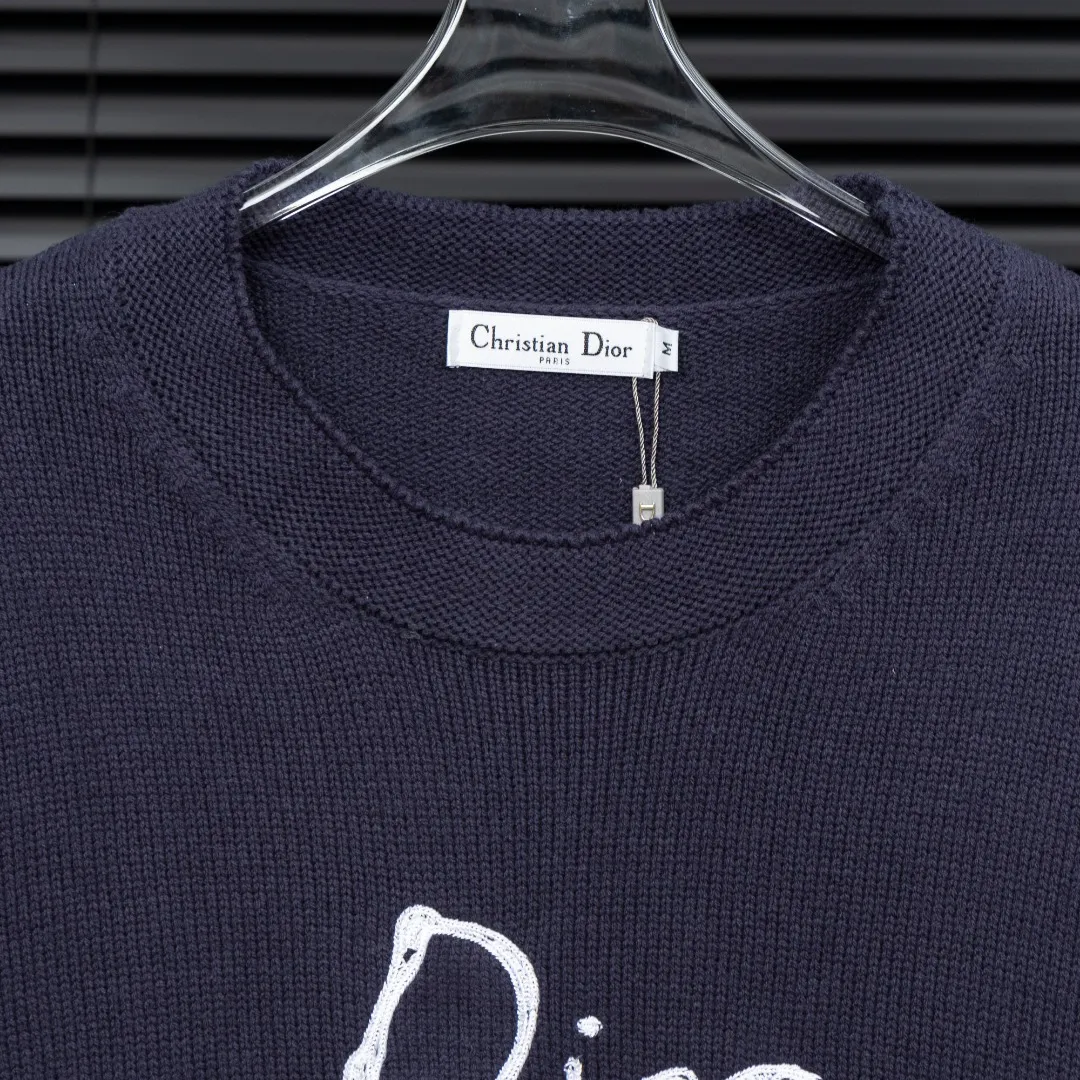 🅿️330 Style: DIOR hand-painted graffiti knitted long-sleeved sweater Size: S-XXL Fabric: Wool blend Accessories: Full set of customized original accessories No gender distinction, same style for men and women