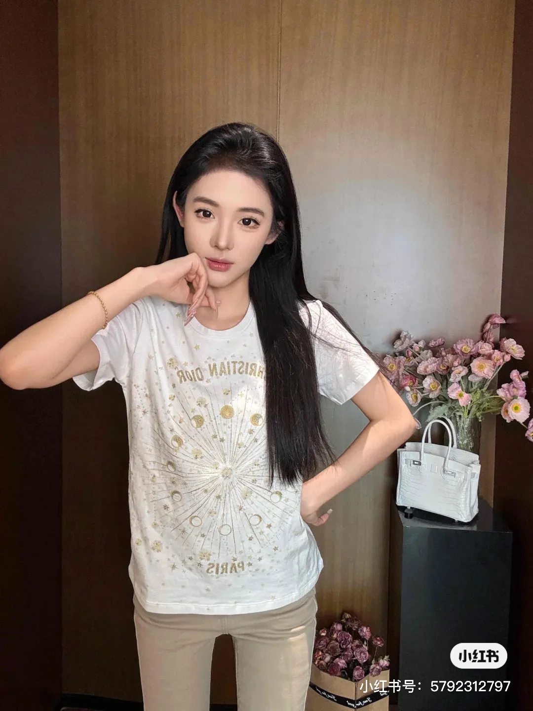 🅿️158 M217 #Dior Dior•25ss new heavy-duty hot-drilled embroidered short-sleeved T-shirt ✅✅✅Ready stock Focus on quality Feel free to compare Size: S M L Color: Apricot