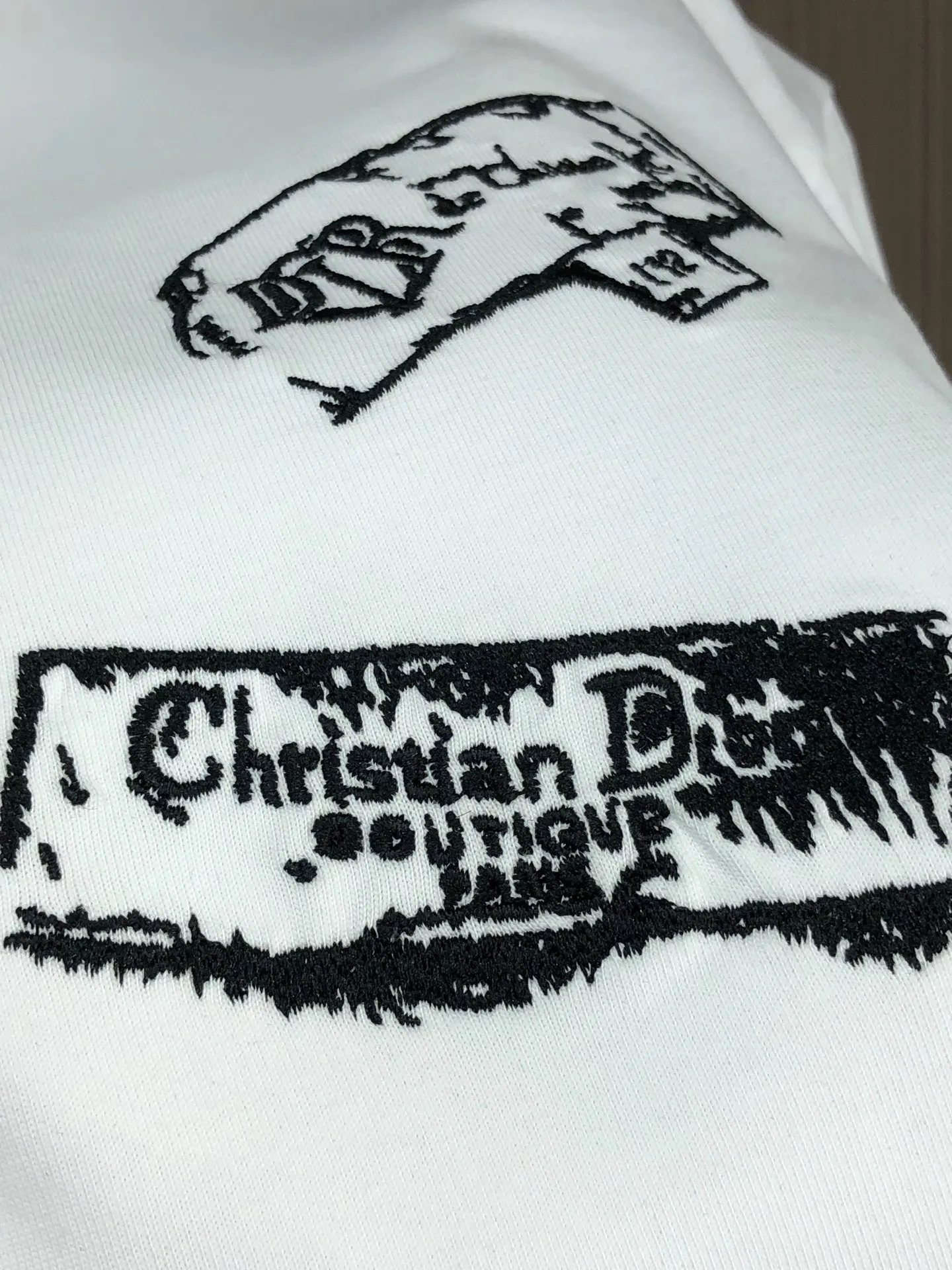 🅿️180 DIOR Dior 2025 spring and summer new style, round neck short sleeves, letter logo pins🪡 embroidery technology, using high weight 320g double yarn combed cotton fabric, slightly loose version, soft and thick fabric feel, same size for men and women, size: SMLXLXXL