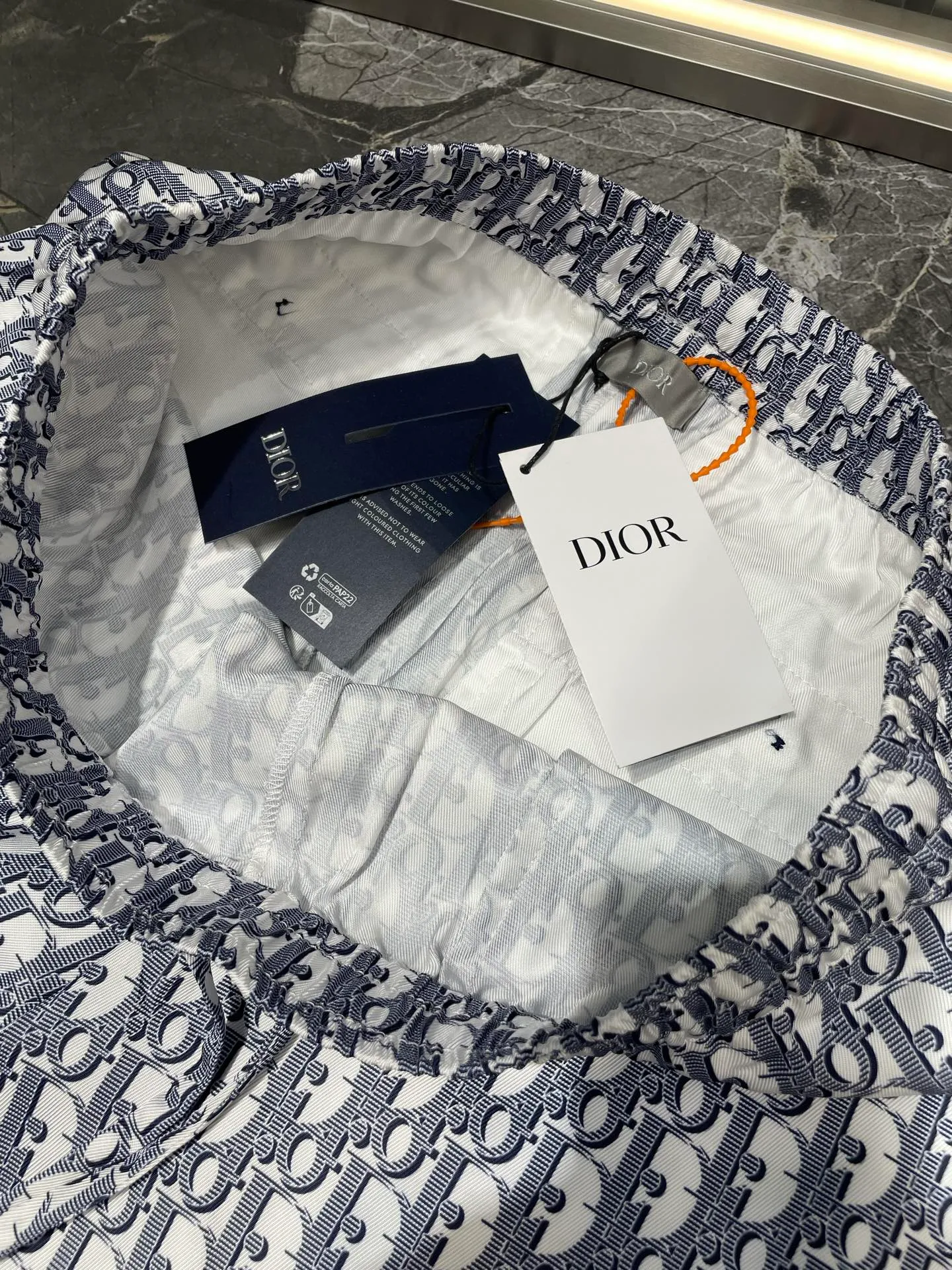 🅿️470 Dior🌟【Top original order】25ss classic all-over printed presbyopia This village shirt is decorated with classic oblique print. Crafted from white and blue twill fabric, it features a peaked collar and rounded hem for a casual style. Wear it with the matching pajama bottoms or for a sophisticated look. Size: 46-52