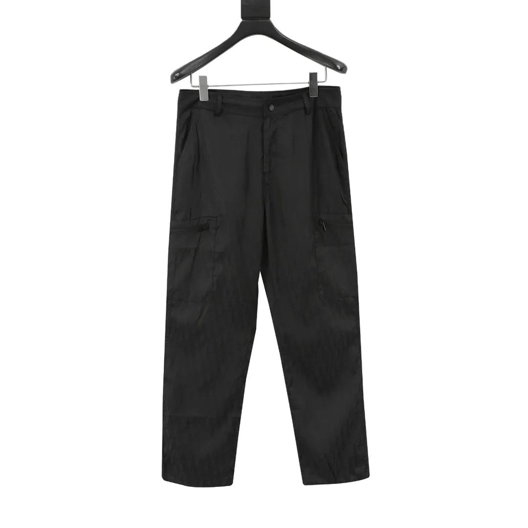 🅿️390 DIOR/Dior all-print jacquard woven trousers are inspired by the retro of the 1980s. They provide customized woven synthetic materials. The texture of the fabric is fleshy and the texture is clearly visible. It has a sense of net weight. The whole body is extremely simple in design. It is developed as it is. The entire inside is wrapped with exquisite craftsmanship and restores the consistent waistline. The domestic double-needle machine is modified with honing. It looks like a simple style and has many small details. Both men and women can easily control it. Size: XS-L