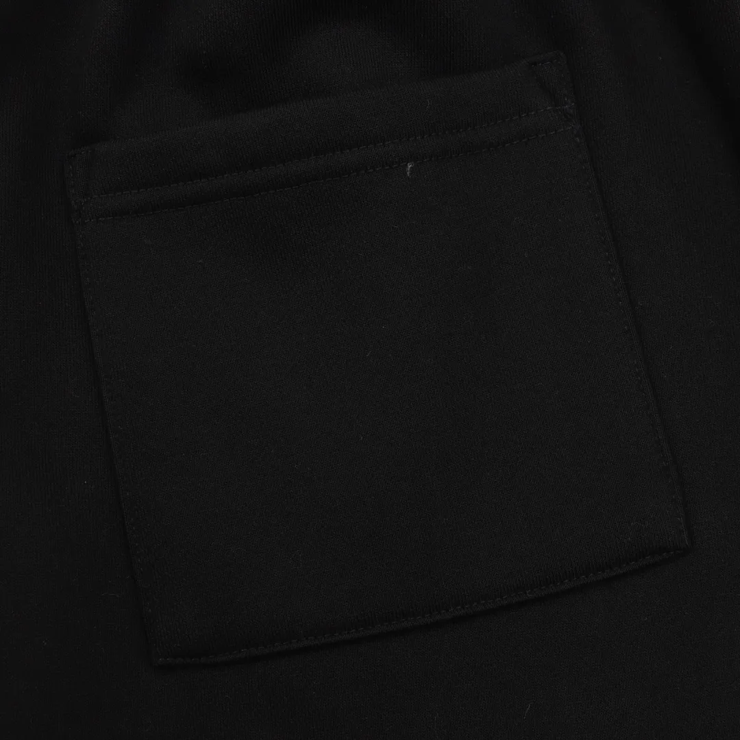 🅿️540 DIOR CD two-color patch embroidered fleece trousers. The original version is made of new fabrics, 420g cotton heavy fleece fabric, washed with heavy fleece feel. The upper body is fluffy, upright and soft, with the skin-friendly feel of wool. Washable, no lint. The new patch embroidery process consists of embroidering 4 letters and sewing the clothes on a flat car. Each letter is positioned to restore the original version. The ropes are custom-dyed according to the fabric color, the hardware is individually molded and made to order, and the pattern is loose. Size：S-L