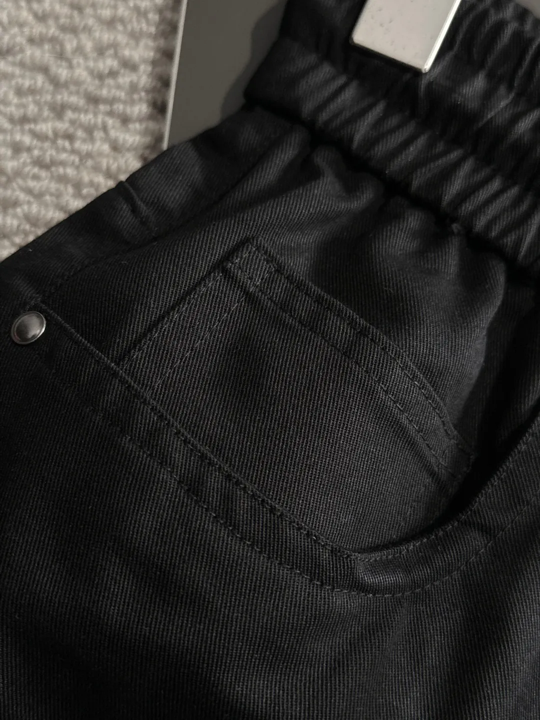 🅿️400 next day shipping Dior 2025 spring and summer new elastic band casual pants, thin counter custom fabrics, high breathability and comfort, impeccable details, brand element design concept, reflecting high quality. It feels delicate and soft! It presents a casual cut and the upper body shape is great! Size: M-4XL