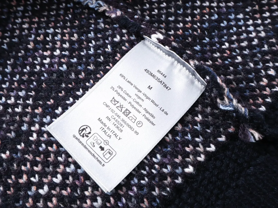 🅿️290 Dior CD Blue Sheep Wool Jacquard Oblique Printed Sweater Cardigan Jacket Description This sweater is decorated with Dior's classic Oblique print. Crafted from blue sheepskin jacquard with ribbed details. Can be paired with a variety of outfits to show off your personality. Multicolor Oblique print throughout Ribbed cuffs and hem 100% sheep wool Size: XS-L
