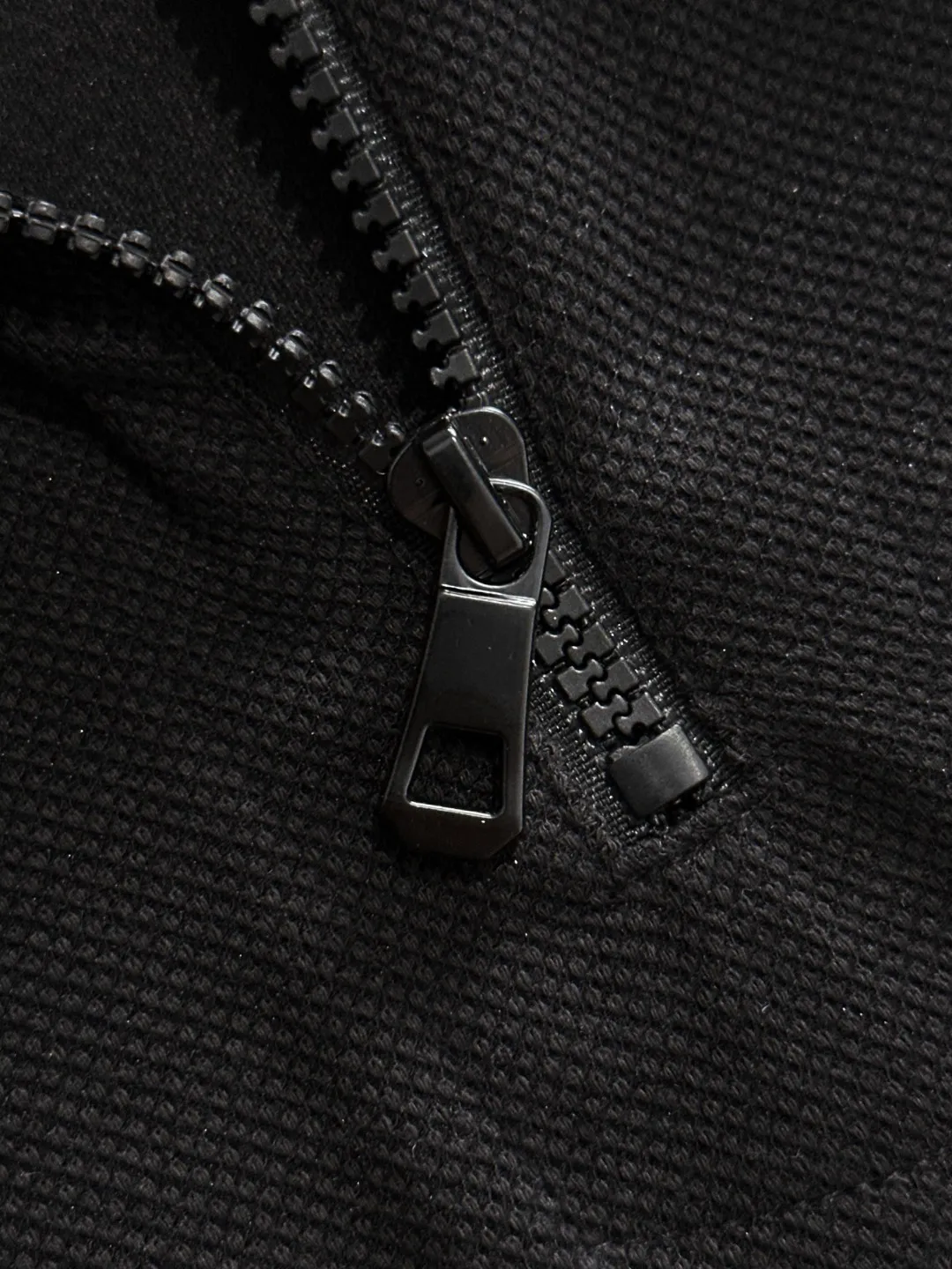 🅿️330 shipped the next day. High version DIOR/Dior 25ss spring and summer new high-definition pique cotton T-shirt. Made in Italy with imported machines. Truly luxurious and high-quality. 1:1COPY with eyes closed. Heavy combed fabrics, high-strength and heavy-weight fabrics feel substantial when weighed. The upper body is also more textured than ordinary T-shirts and is not easy to deform. This texture can cope with the weather. It absorbs sweat and is breathable, suitable for both hot and cold conditions! Perfectly produced with reference to the original stitch and stitch! The loose fit design is super noble. Custom-woven signature ribbed collar, cuffs, and hem. Really rare and rare goods Size: M-XXXL