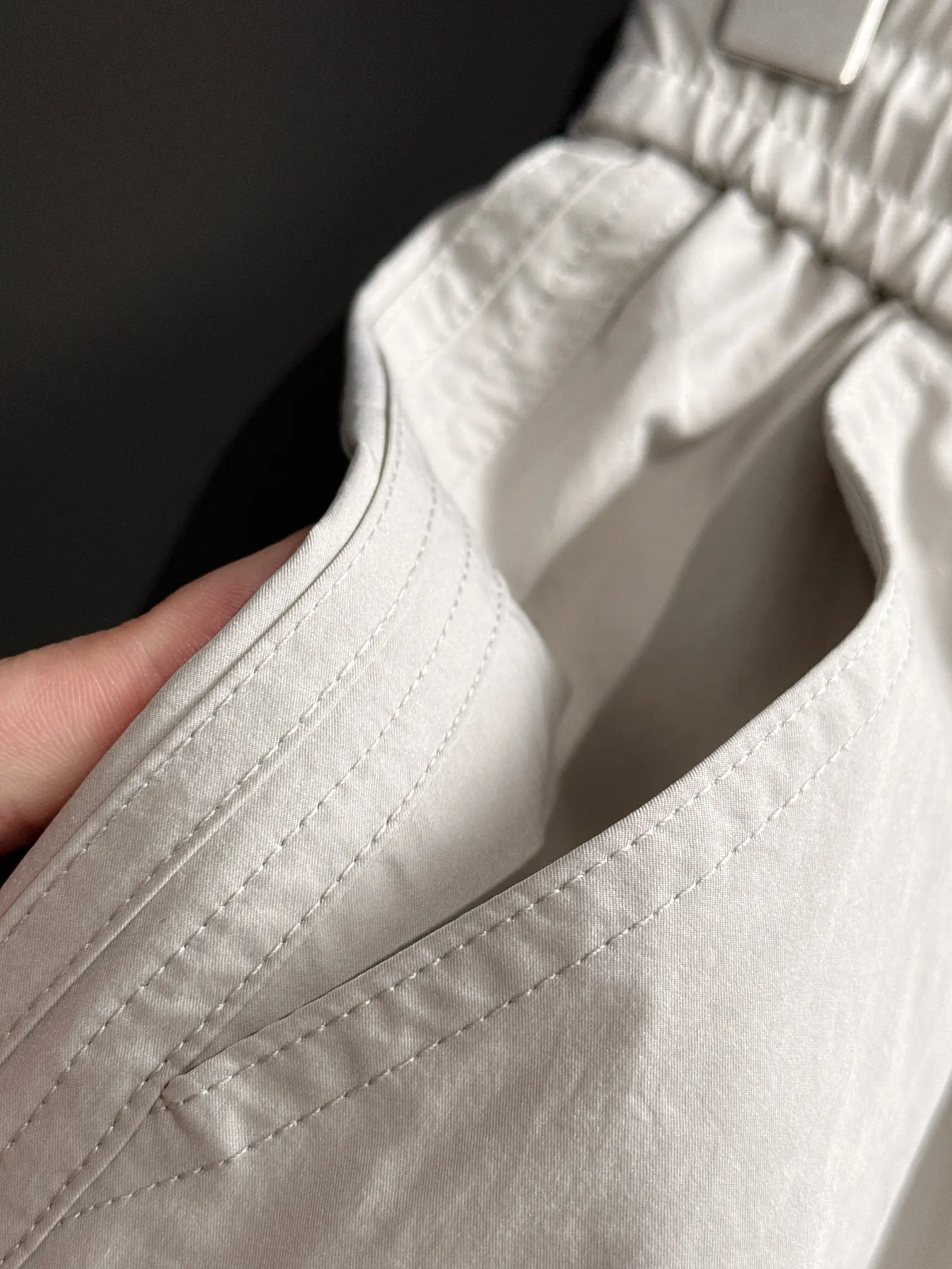 🅿️400 next day shipping Dior 2025 spring and summer new elastic band casual pants, thin counter custom fabrics, high breathability and comfort, impeccable details, brand element design concept, reflecting high quality. It feels delicate and soft! Not easy to wrinkle! It presents a casual cut and the upper body shape is great! Size: M-3XL