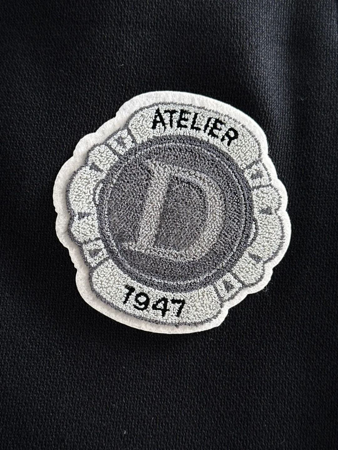 🅿️380 next day shipping Dior 2025 early spring new elastic band casual pants, thickened with velvet to keep warm. The custom-made fabrics at the counter are highly breathable and comfortable, with impeccable details and brand element design concepts, reflecting high quality. It feels delicate and soft! It presents a casual cut and the upper body shape is great! Size: M-4XL