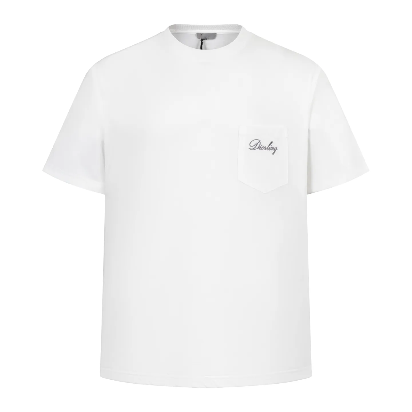 🅿️270 [Exclusive supply] CD Love Pocket Embroidered Short Sleeves (White) The fabric is made of 24S 185g special woven compact cotton fabric, and the rib is made of 32S 300g double yarn rib. New for the 2025 Winter Men's Collection, this T-shirt is decorated with archive-inspired embroidery of love as a tribute to heritage. Crafted from white cotton jersey with a ribbed crew neck. The regular fit pairs easily with tailored trousers and oversized jeans. It is woven with 24-count special compact cotton yarn. The weaving process requires high standards and requires the use of advanced looms and high-quality raw materials. Specially woven compact cotton has many advantages, such as softness and comfort, good breathability, strong wrinkle resistance, good durability, etc.; it has a tighter, softer and more delicate texture and feel. Add exquisite details to soft fabrics through embroidery to enhance the sense of luxury; the needle-stitch embroidery process has unique style and characteristics. The number of times the stitches are repeated highlights the layering and delicacy. Needle embroidery can achieve very fine details, and the work has a strong sense of line and three-dimensionality. Size:XS-S-M-L