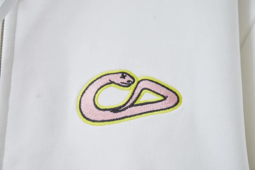 🅿️320 DIRO Year of the Snake limited edition Snake zipper hooded sweatshirt with sleeves Light luxury Essential item for daily commuting for men and women Correct version Welcome to compare Detailed features · Made of 480g pure cotton double yarn fish scale terry fabric · Dust-free singeing process on the face Bottom suction Environmentally friendly reactive dyeing · Imported Tajima machine seal embroidery · Hand-painted direct-injection printing on the hem · Customized hardware zipper · Double-needle sewing and cross-seam technology · Original main mark, washed tag, moisture-proof paper packaging Color: White/Orange Size: S M L XL