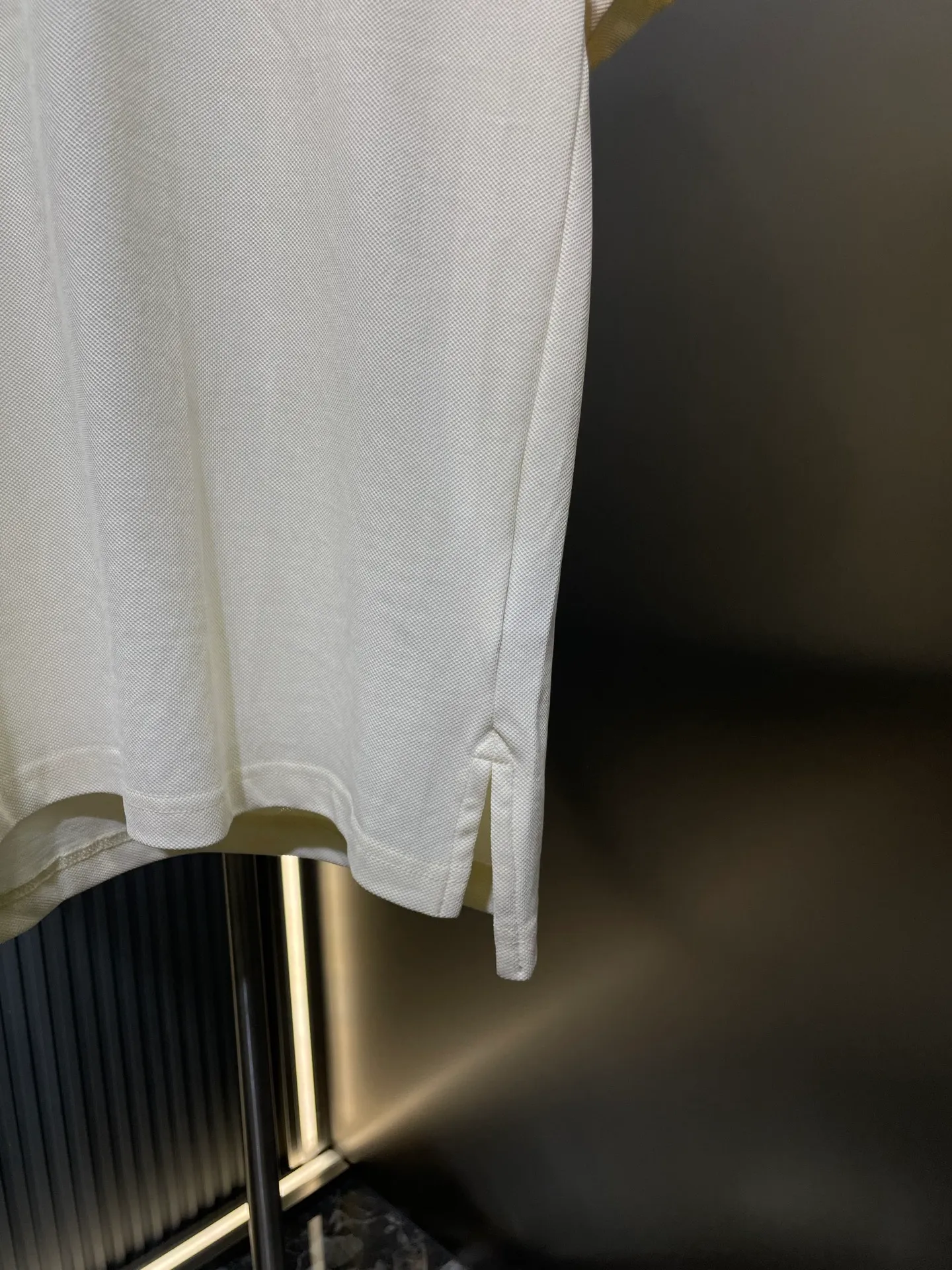 🅿️340 Dior Diamond 🌟【Top original order】Patch polo shirt customized pique pure cotton sateen. Breathable air cotton. Enjoy the cotton feeling in the clouds. Soft and waxy to the touch. Light and draping. With its black color as deep as the night sky, it interprets the ultimate low-key and luxury. The Dior Diamond rubber patch logo on the chest is vividly displayed on the clothes, highlighting the unique identity and charm. Noble choice with extraordinary taste. Craftsmanship 1: Imported special machine infrared positioning "Dior patch" is used to position the "Dior patch" more accurately and firmly. Process 2: The fabrics are washed and feel better. Not easy to deform, not easy to shrink, not easy to fade, and maintain long-term beauty. Accessories: Customized 1:1 Dior patch. Customized 1:1 Dior laser real shell buttons. Customized 1:1 Dior trademark. Version: Loose version. Size: S M L XL