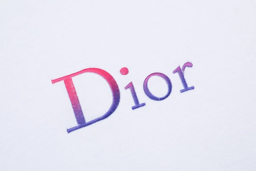 🅿️170 Dior 2025 new high-density embroidery hot-printed letter logo couple style short-sleeved T-shirt ·Customized 260g 100% double yarn pure cotton fabric ·Imported Tajima machine embroidery technology ·Defined dyeing 32 double-strand threads ·Collar label and hangtag main mark and three labels complete Color: White Size: XS S M L