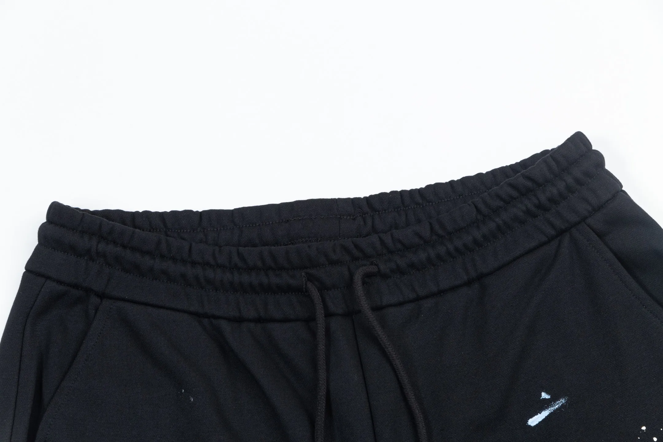 🅿️200 DIOR 2025 new model, light luxury, daily commuting for men and women, high-density embroidered CD letter logo, hand-painted graffiti embellishment, casual shorts ·Customized terry fabric ·Adjustable elastic waist design ·Waist label tags, three wash marks complete Color: Black Size: S M L XL