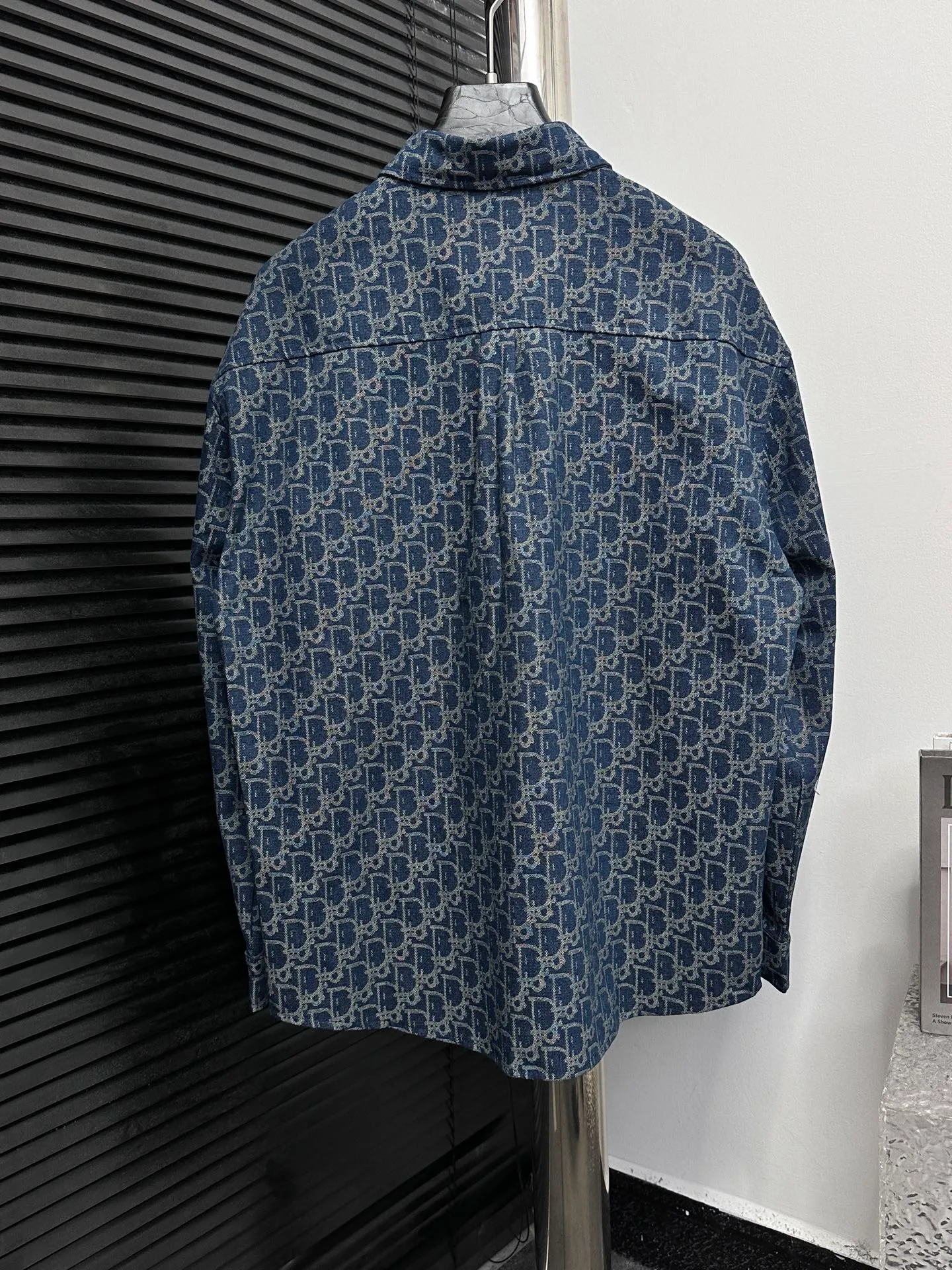🅿️330 【DIOR】Dior 25ss jacquard jacket shirt This shirt collar jacket has concealed button closure. Made of heavy-duty washed pure cotton denim fabric, soft and wide, comfortable and close to the skin. Super stylish and versatile denim jacket. Same style for men and women. A must-have for fashionistas. Size: XS-L