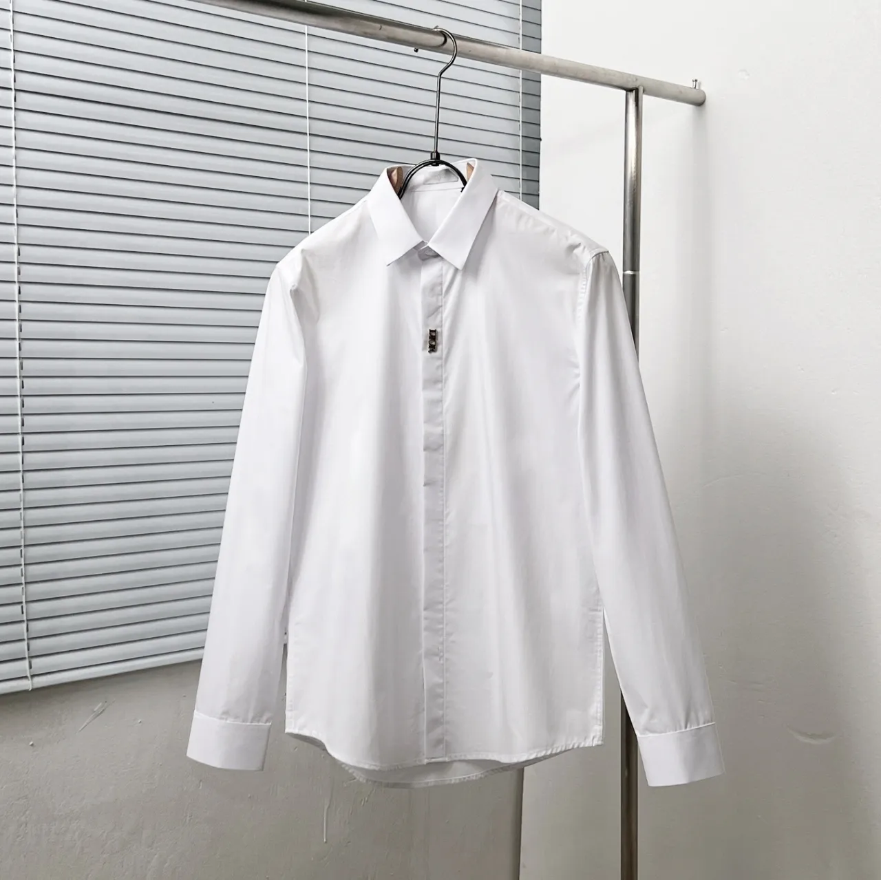 🅿️326 DIO*/Dior Placket Classic CD Metallic Shirt Size: M-4XL Color: Black White