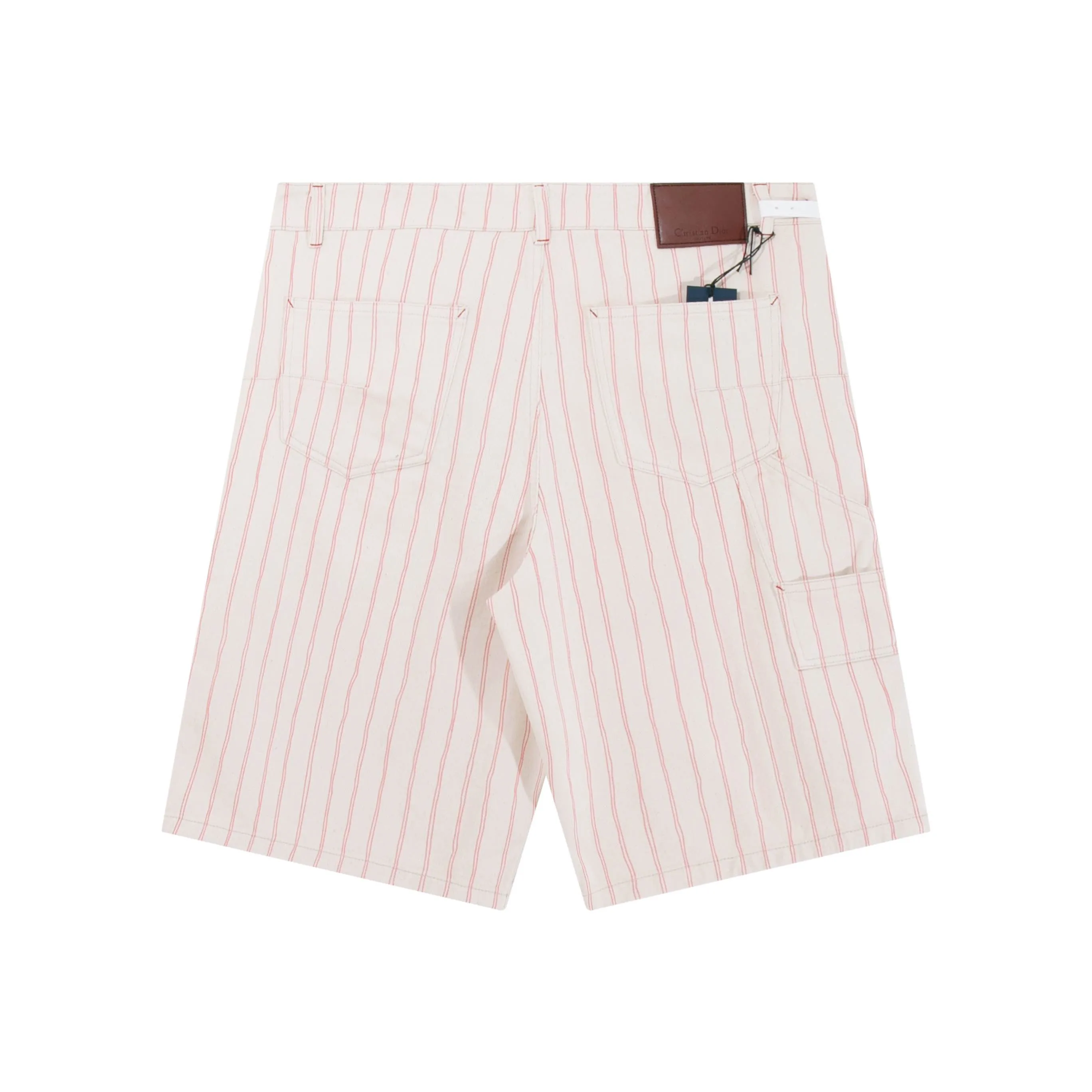 🅿️250 High-quality new CD stripe embroidered apricot shorts. Originally purchased for 14,600. The fabric is made of high-density equipment imported from Italy. It is made of custom-woven and dyed striped recycled cotton twill denim. The original cloth is washed and desized to restore the softness of the fabric and the velvety feel of the cloth. The cotton thread embroidered logo is embroidered with Tajima embroidery, the aluminum buttons are exclusively molded and customized, the dyed yarn 100% restores the color of the original plate, the back waist leather tag is customized with the same color, and the three-label accessories follow the original plate. Size xs-l