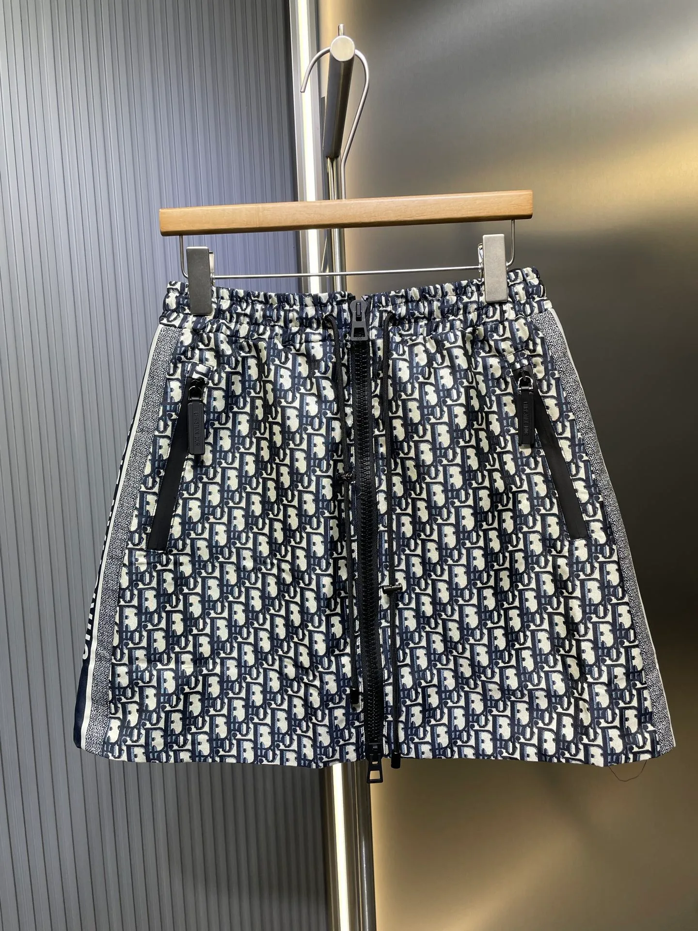 🅿️380 Dior🌟[Top replica] 2025 new presbyopic jacquard skirt, original customized presbyopic jacquard fabric, classic presbyopic pattern, a must-have for fashionistas, versatile A-line skirt, stylish without losing warmth! Matching series products size: SML