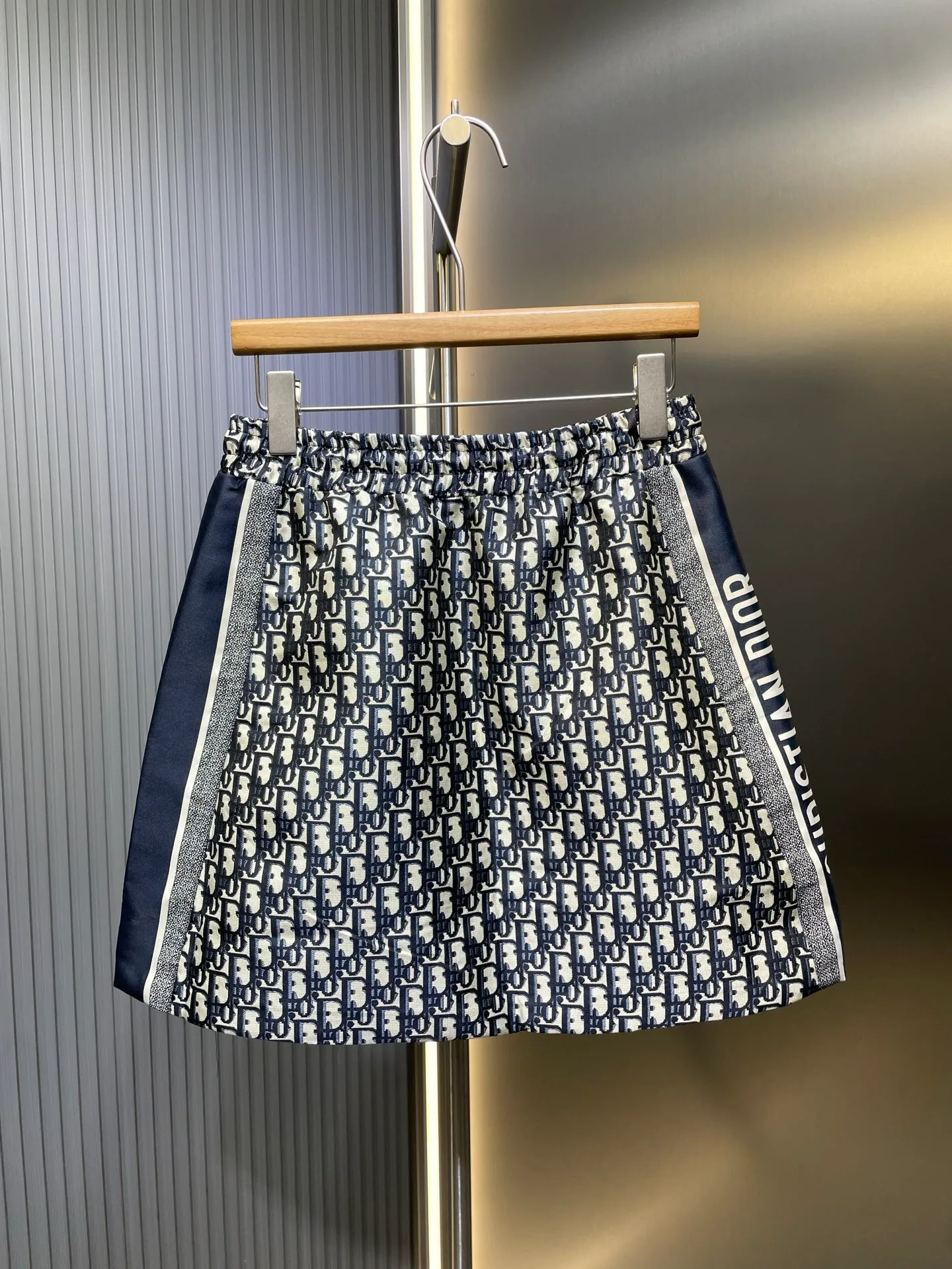 🅿️380 Dior🌟[Top replica] 2025 new presbyopic jacquard skirt, original customized presbyopic jacquard fabric, classic presbyopic pattern, a must-have for fashionistas, versatile A-line skirt, stylish without losing warmth! Matching series products size: SML