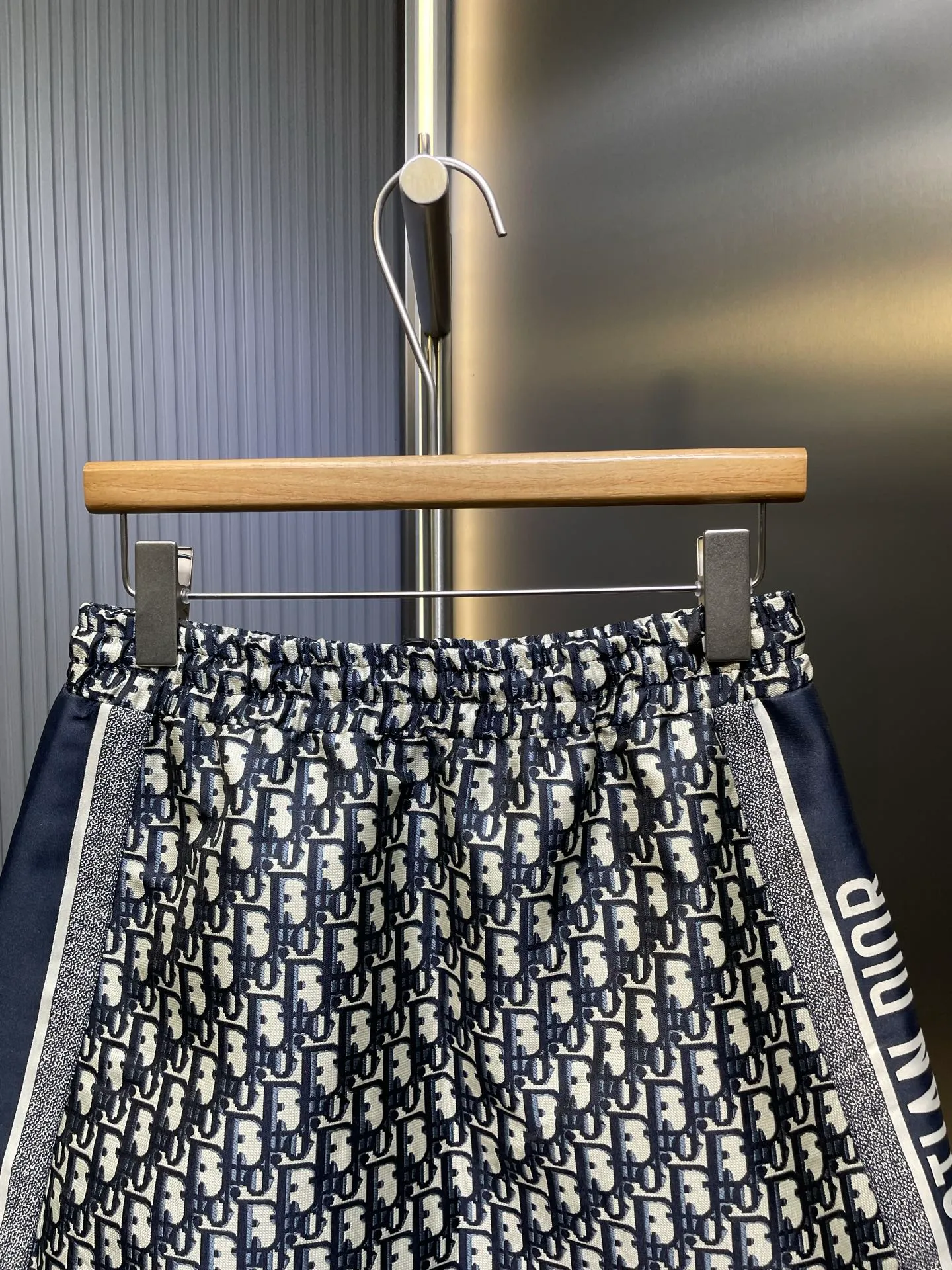 🅿️380 Dior🌟[Top replica] 2025 new presbyopic jacquard skirt, original customized presbyopic jacquard fabric, classic presbyopic pattern, a must-have for fashionistas, versatile A-line skirt, stylish without losing warmth! Matching series products size: SML