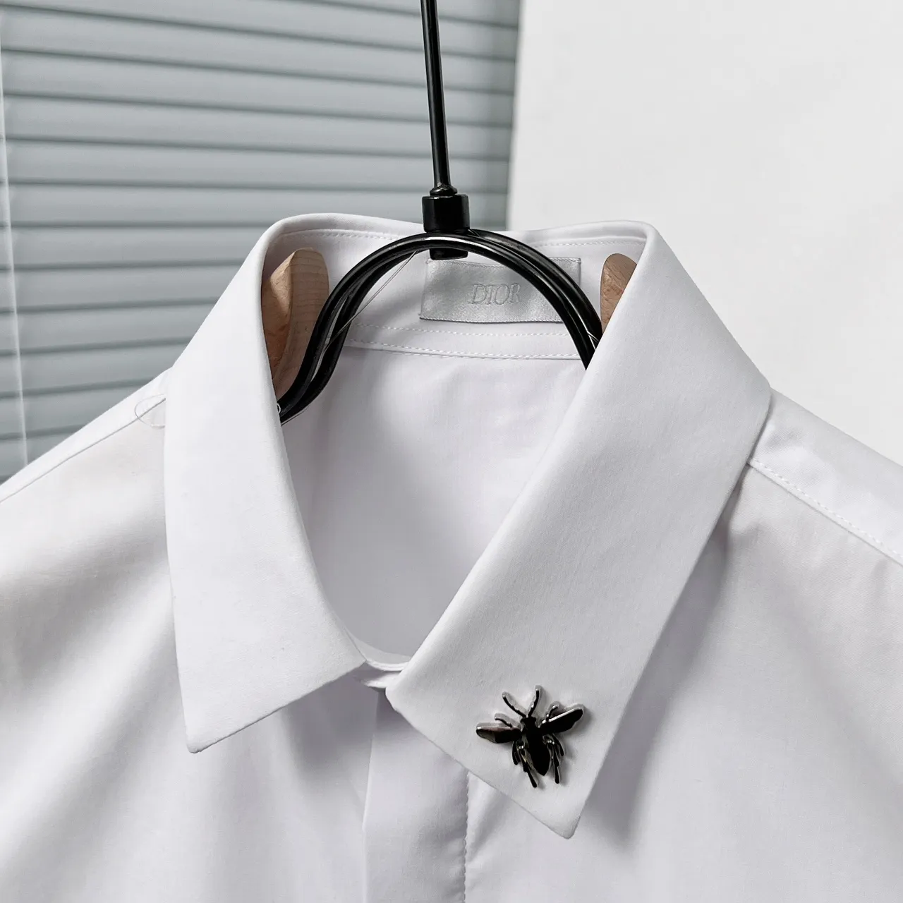 🅿️326 DIO*/Dior classic metal bee shirt with collar point Size: M-4XL Color: black white