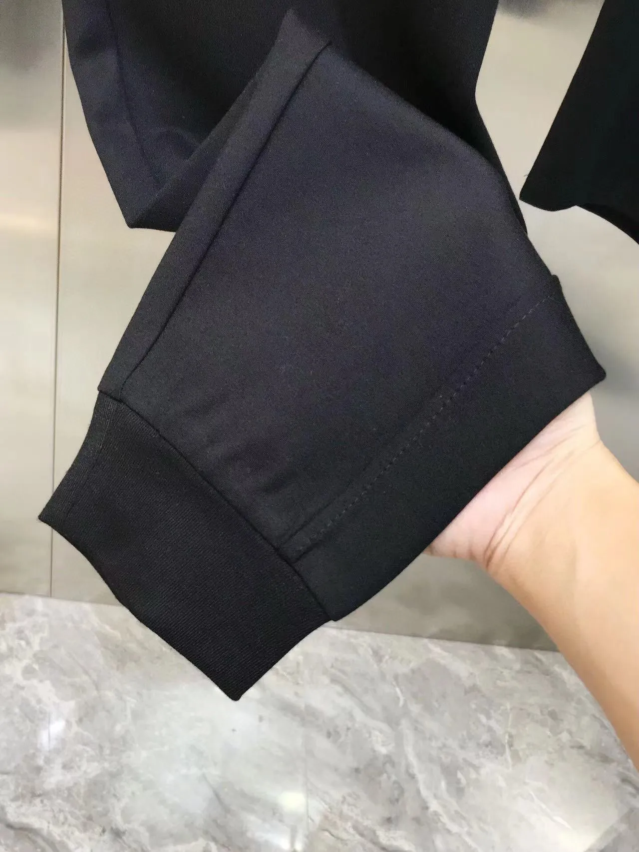 🅿️380 direct batch [DIOR Dior] (Fat Man Gospel) hot-selling suit is coming. Focus on the original version of the official website. 2025 new hot-selling sweatshirt suit. The original order is the best. 🇭🇰The meticulous work of top designers. Just for a fitting and perfect upper body effect. All-natural high-quality Roman cotton 100%, close-fitting comfort, noble and elegant! Original hardware embodies elegance and nobility! Counter size: M-5XL (maximum wear up to 220 pounds)