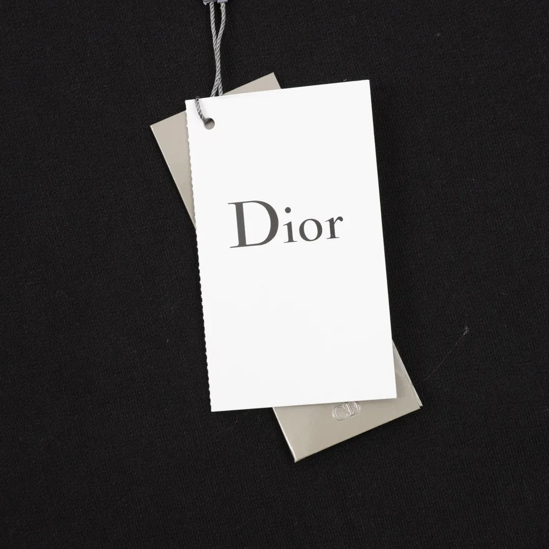 🅿️500 Dior/Dior 23Fw gradient floral letter embroidery round neck sweatshirt, custom-woven and dyed fabrics, customized triangle threads on the neckline + threads on both sides, imported Tajima embroidery on the chest, letter pattern base + partial floral embroidery after gradient dyeing process, three-label accessories and hardware are all custom molded Size: S-XL