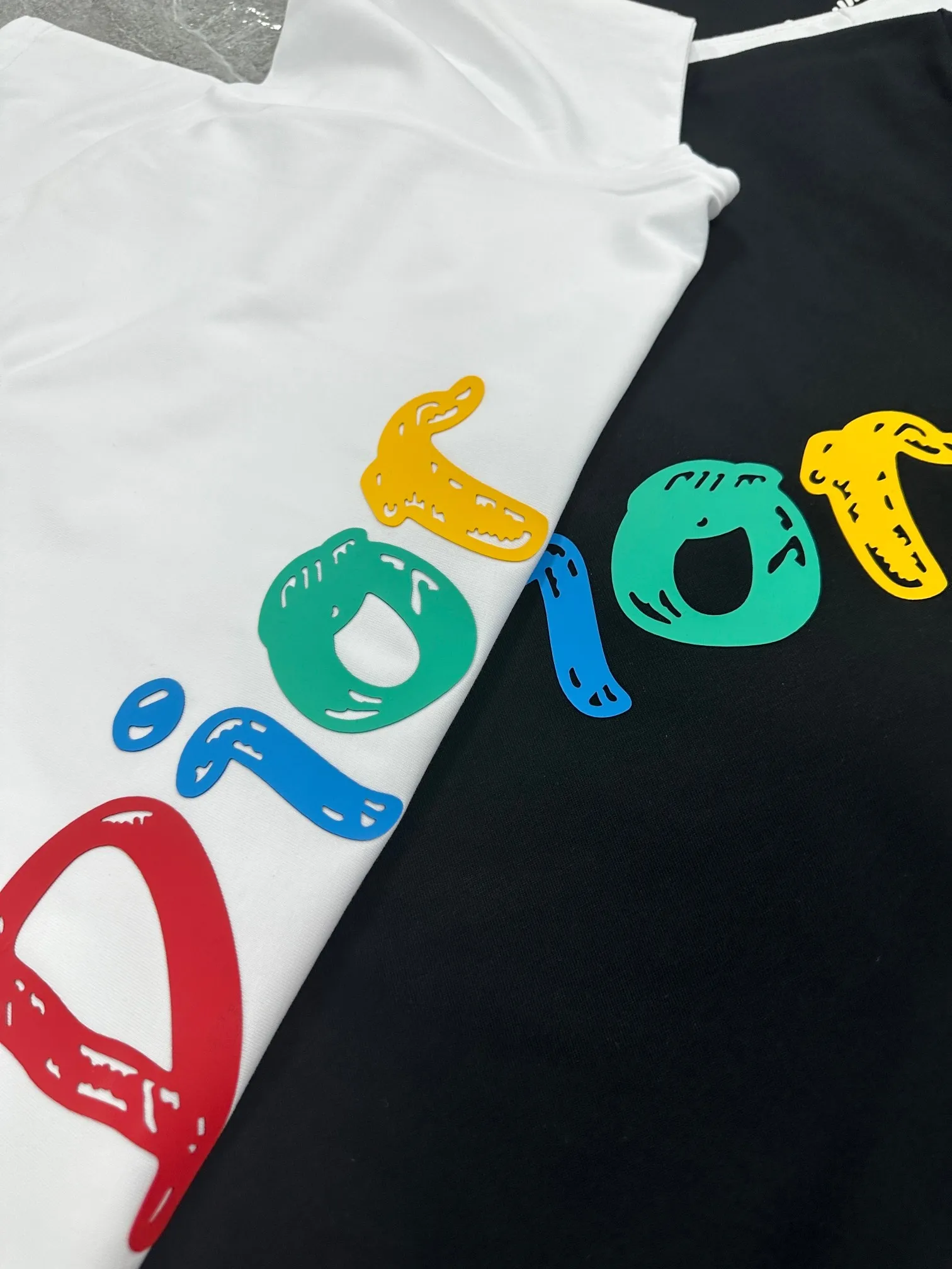 🅿️180 Dio* Dior 2025 spring and summer new style Classic colorful letters thick plate three-dimensional silicone technology Simple and elegant Customized double yarn plain cotton fabric Short-sleeved T-shirt Unisex Color: Black White Size: S (90-130 catties) M (120-150 catties) L (140-165 catties) XL (160-180 catties) XXL (180-210 pounds)