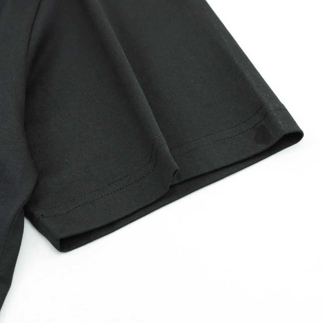 🅿️210 DIOR/Dior flocked archival letter printed short-sleeved T-shirt is woven with 24-count special compact cotton yarn. The weaving process requires high standards and requires the use of advanced looms and high-quality raw materials. Flocking printing is a special printing process that first uses an adhesive to stick fiber nap to the fabric, and then combines the fiber lint to the fabric. Size: XS-L