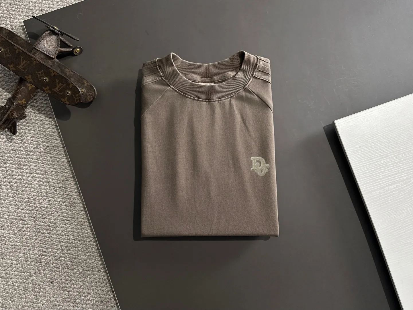 🅿️500 next day shipping DIOR/Dior high quality 2025 spring and summer new elastic band casual heavy industry washed suit, batik tripe sweat-absorbent and breathable, counter-customized fabric with high breathability and comfort, impeccable details, brand element design concept, reflecting high quality. It feels delicate and soft! It presents a casual cut and the upper body shape is great! Trading company channels are rare and available on the official website simultaneously! From a high-end men's positioning brand, high-end, low-key luxury taste, people can't refuse! Exquisite workmanship and impeccable quality! The overall style is simple, fashionable and timeless, fully meeting the requirements of stylish and tasteful dressing! Size: S-XXL