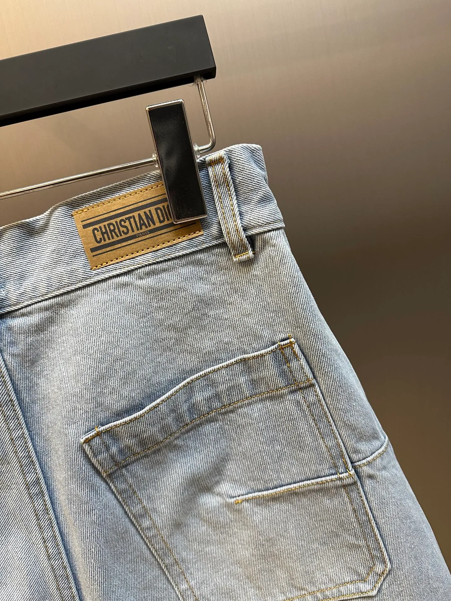 🅿️460 Dior Cuffed Denim Patch Pocket Shorts. These denim shorts are from the Dioriviera limited series and highlight fashion style. Crafted from light blue stonewashed cotton denim, it features practical front and rear patch pockets. A Christian Dior signature adds style to the back, while the interior is embellished with the classic Oblique print.  size：s m l