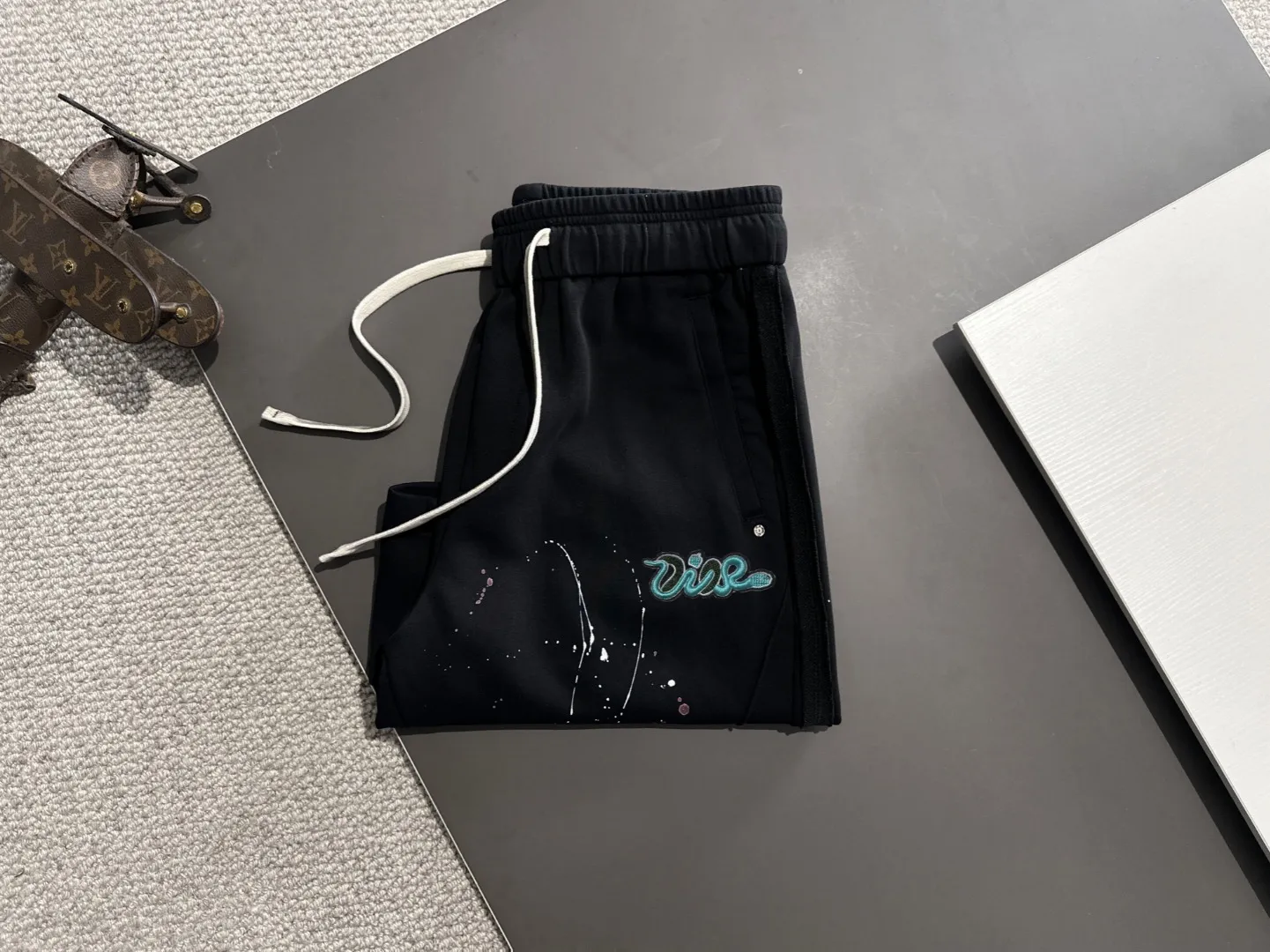 🅿️330 Next day shipping High-end goods Dior 2025 spring and summer new elastic band casual shorts, custom-made fabrics at the counter. High breathability and comfort, impeccable details, brand element design concept, reflecting high quality. It feels delicate and soft! It presents a casual cut and the upper body shape is great! Size: M-4XL