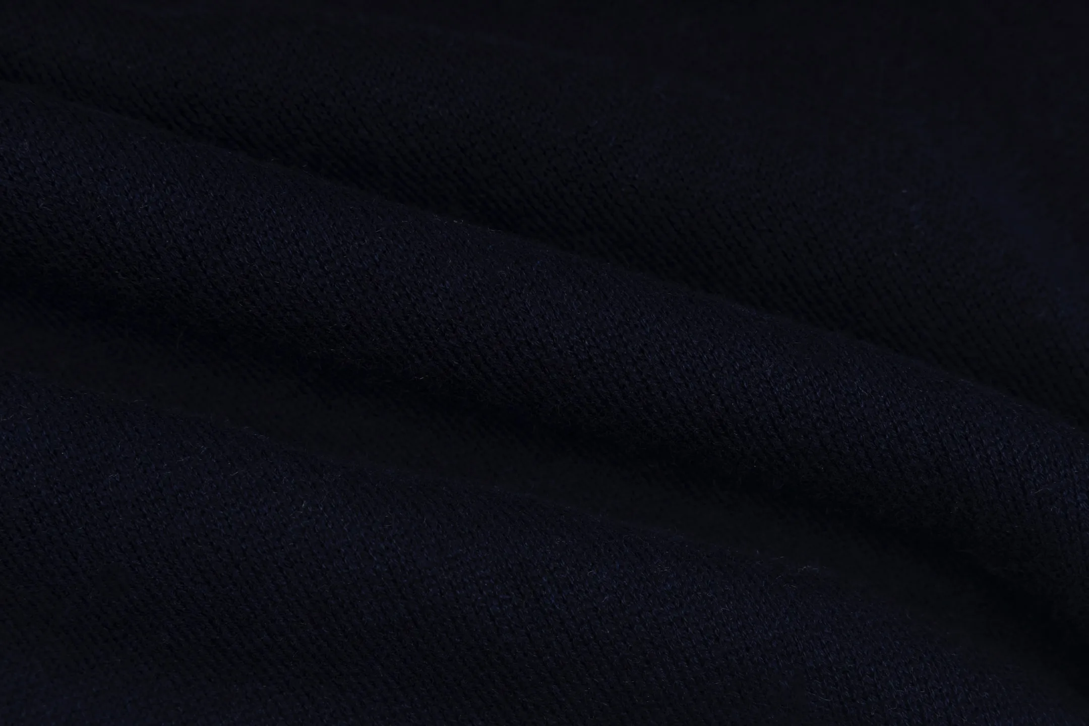 🅿️480 [Exclusive supply] CD 25FW presbyopic reversible cashmere trousers (navy blue) The fabric is made of imported cashmere yarn double-sided jacquard fabric and can be worn on both sides. The fabric uses monogram jacquard double weaving technology to present the brand's iconic presbyopia pattern, which combines luxurious texture with practical functions. Swiss machine embroidery stitching technology ensures every detail is exquisite and perfect, and the stitches are even and delicate. The classic straight-leg design subtly modifies the leg lines, making the upper body slim and elegant. Double-sided jacquard technology keeps both sides of the fabric flat and crisp, making it comfortable and layered. Selected high-quality cashmere yarn brings a soft and skin-friendly touch experience while having good warmth retention and breathability. The overall craftsmanship is exquisite, and high-end quality is reflected from fabric weaving to finished product sewing. It is an exquisite item that is both fashionable and practical. Size:S/M/L