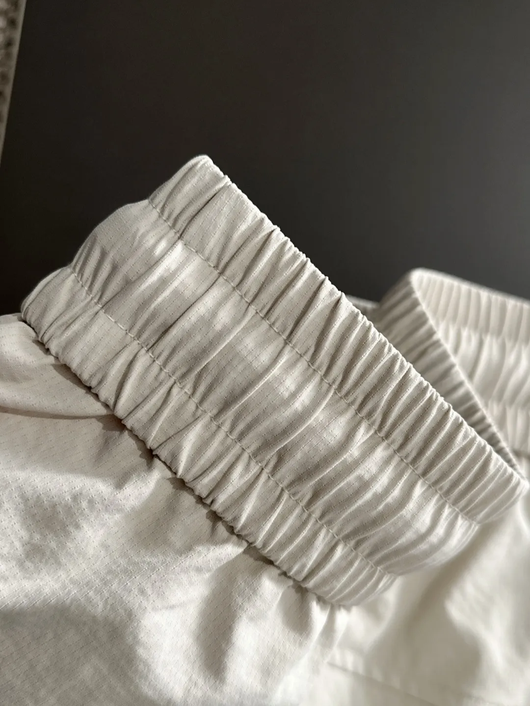 🅿️400 next day shipping Dior 2025 spring and summer new elastic band casual pants, thin counter custom fabrics, high breathability and comfort, impeccable details, brand element design concept, reflecting high quality. It feels delicate and soft! It presents a casual cut and the upper body shape is great! Size: M-4XL