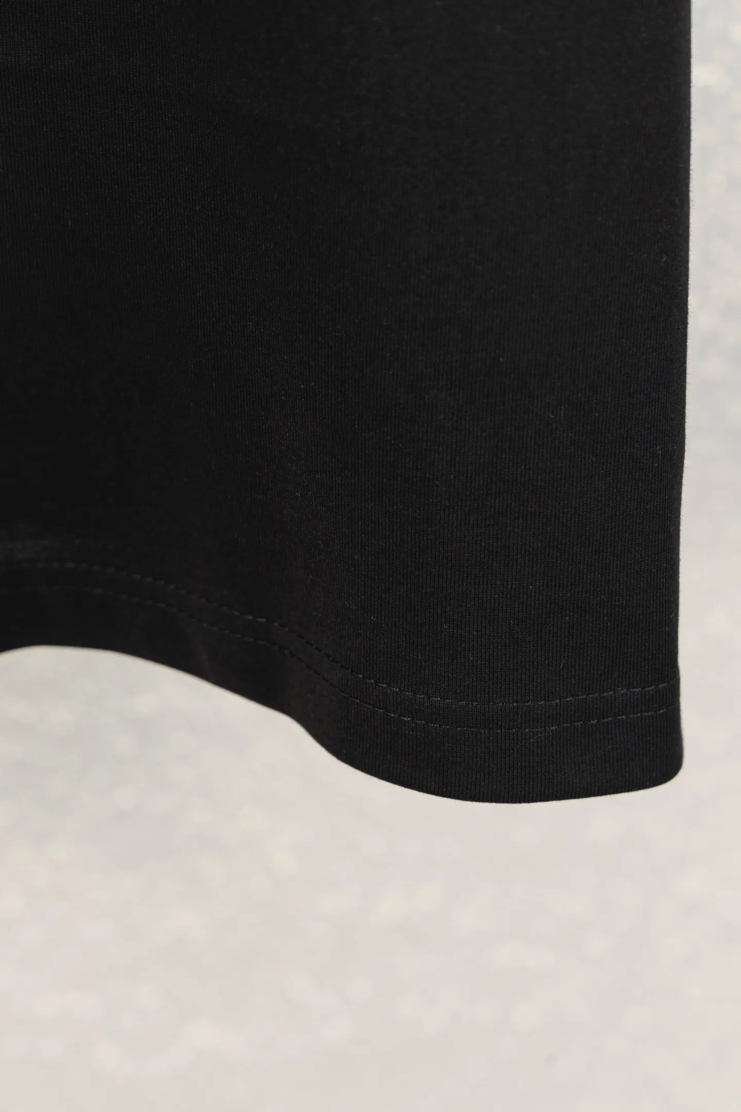 🅿️170 style number k8041 DIOR Dior embroidered letters‼ ️Short-sleeved T-shirt® is the same as the official website *Customized 280g cotton fabric, soft, skin-friendly and comfortable *CD letter logo embroidered on the front *A very simple and elegant one that is unparalleled in terms of upper body comfort, interpreting your luxury and taste, and creating your fashionable charm. ⚠️Washing method: It is recommended to dry clean or wrap the reverse side in a laundry bag and machine wash it quickly in cold water and let it dry naturally! ⚠️Same style for men and women 𝐂𝐎𝐋𝐎𝐔𝐑: white black 𝐒𝐈𝐙𝐄 XS S M L