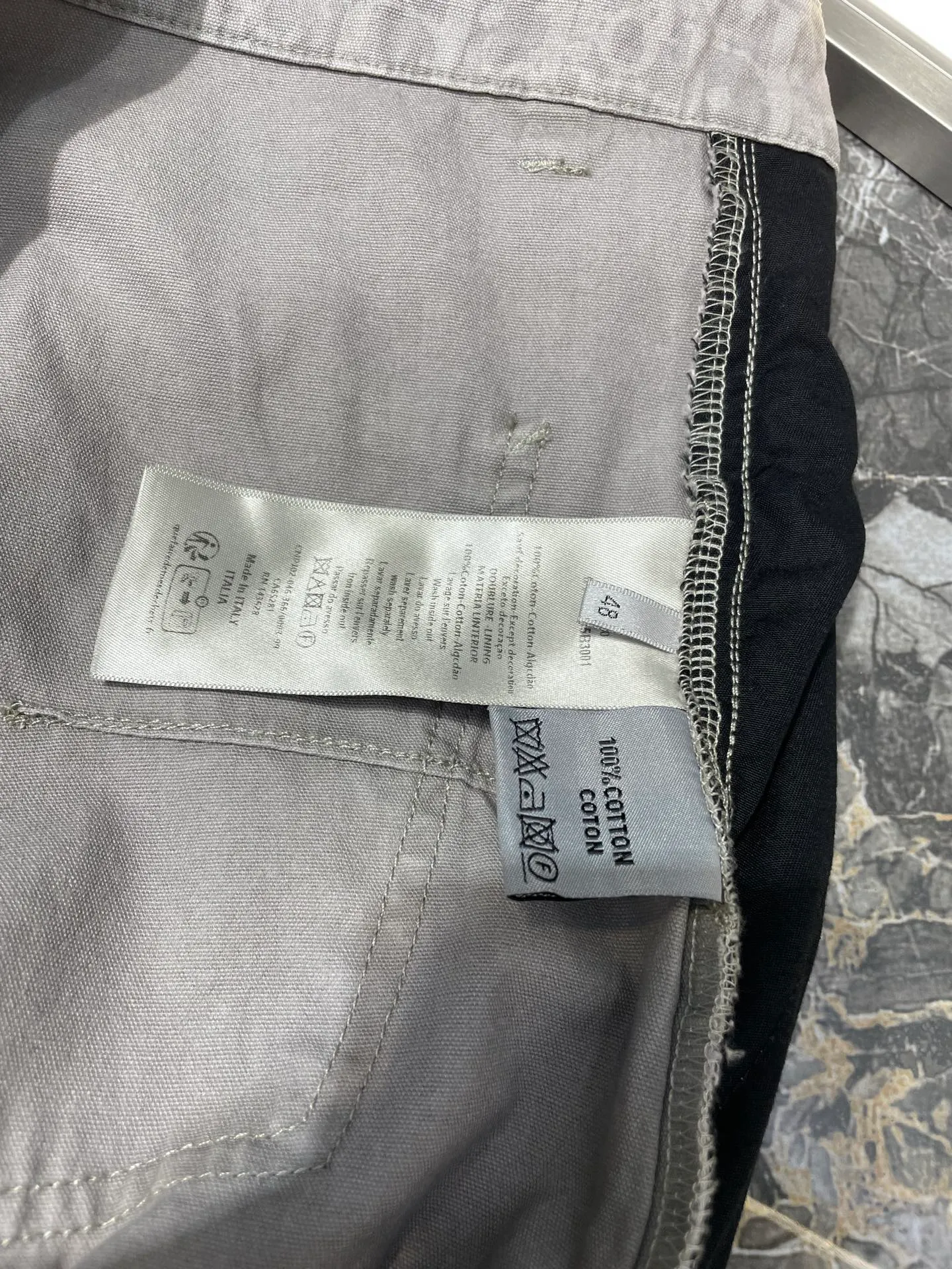 🅿️420 Dior🌟【Top Original】25ss new work jeans display oblique print, reinterpreting the work style with casual tailoring. Crafted from gray cotton denim, it's finished with a classic oblique print all over for an elegant look. Wear with the matching shirt for a graphic look. Code number: s-xl