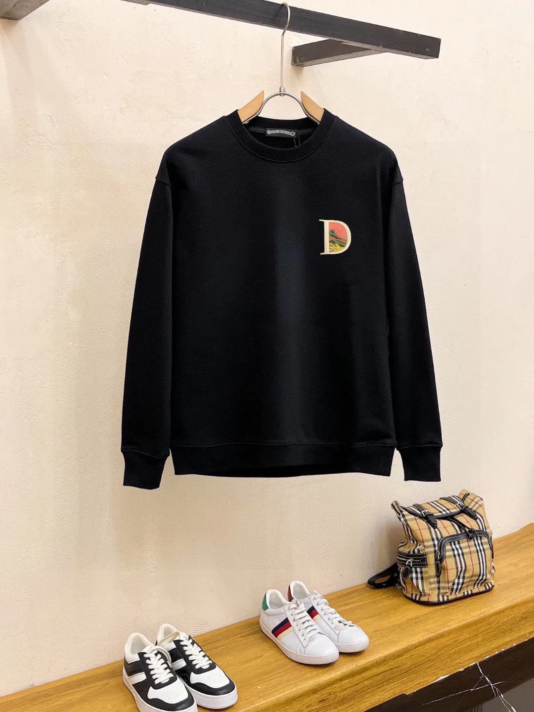 🅿️220 brand [DIOr Dior] (good news for fat people) 2025ss autumn latest long-sleeved round-neck sweatshirt, on sale simultaneously on the official website. Refreshing and breathable. Made of top Tencel Roman. Comfortable and soft. 3D three-dimensional clarity. Super fashion sense. Great for gifting and keeping for yourself. Size: M-5XL (can wear up to 220 pounds)